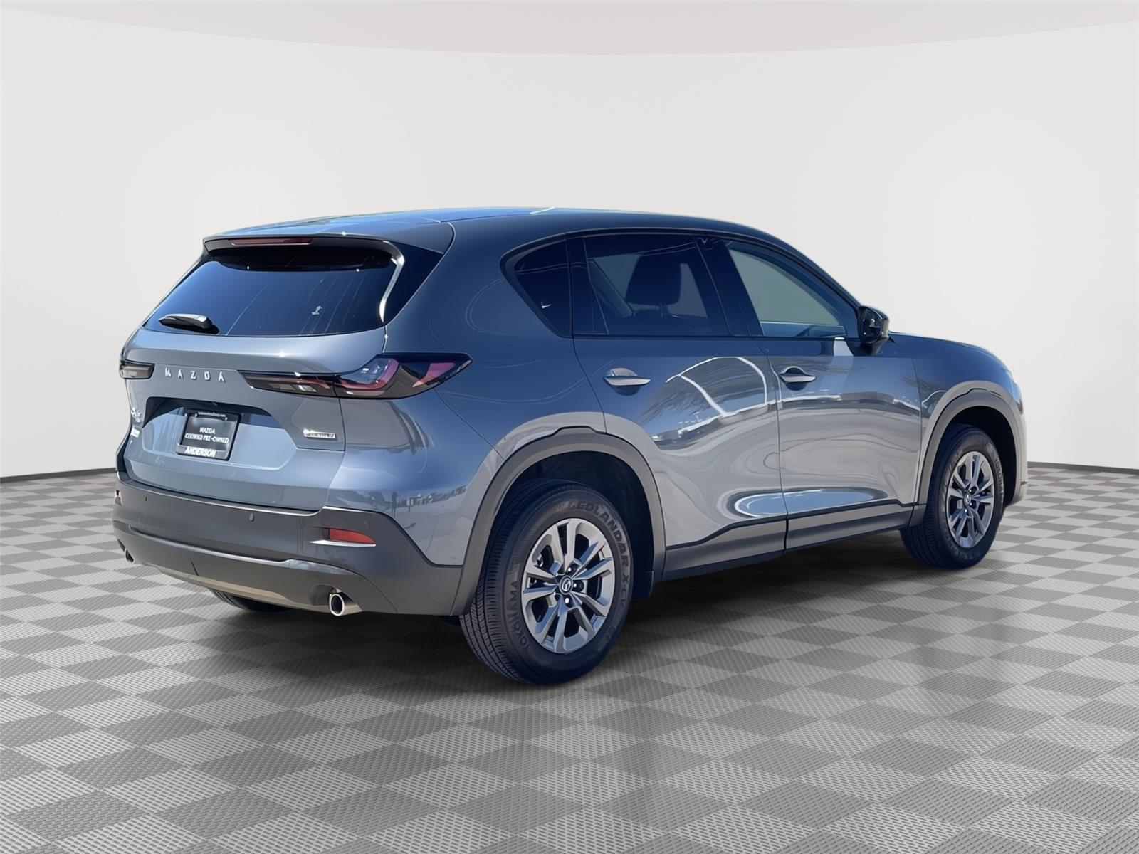 Vehicle photo 7