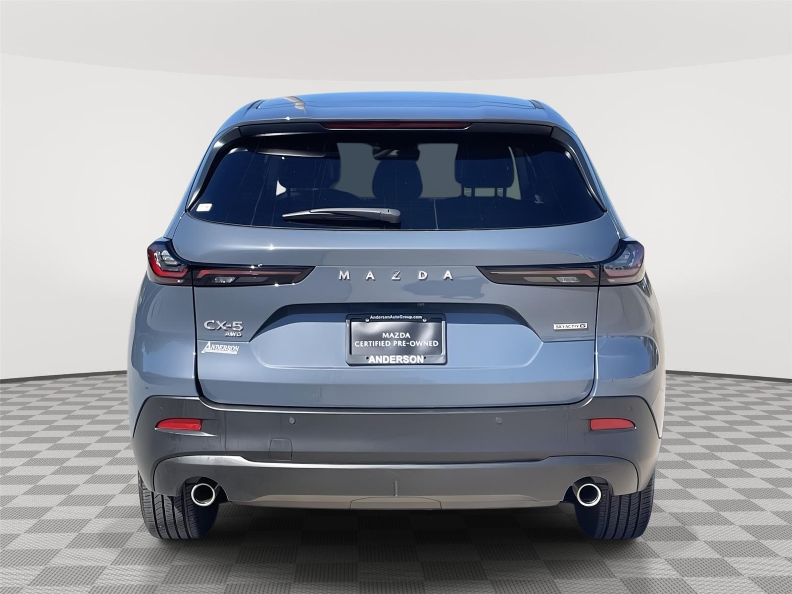 Vehicle photo 8