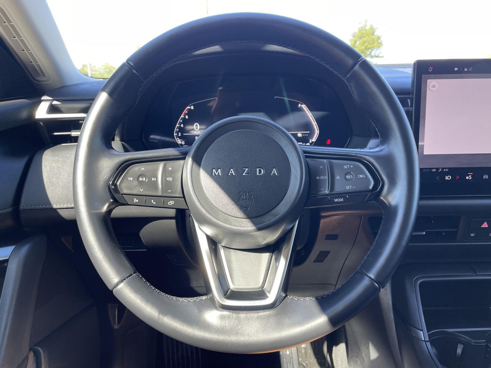 Vehicle photo 12