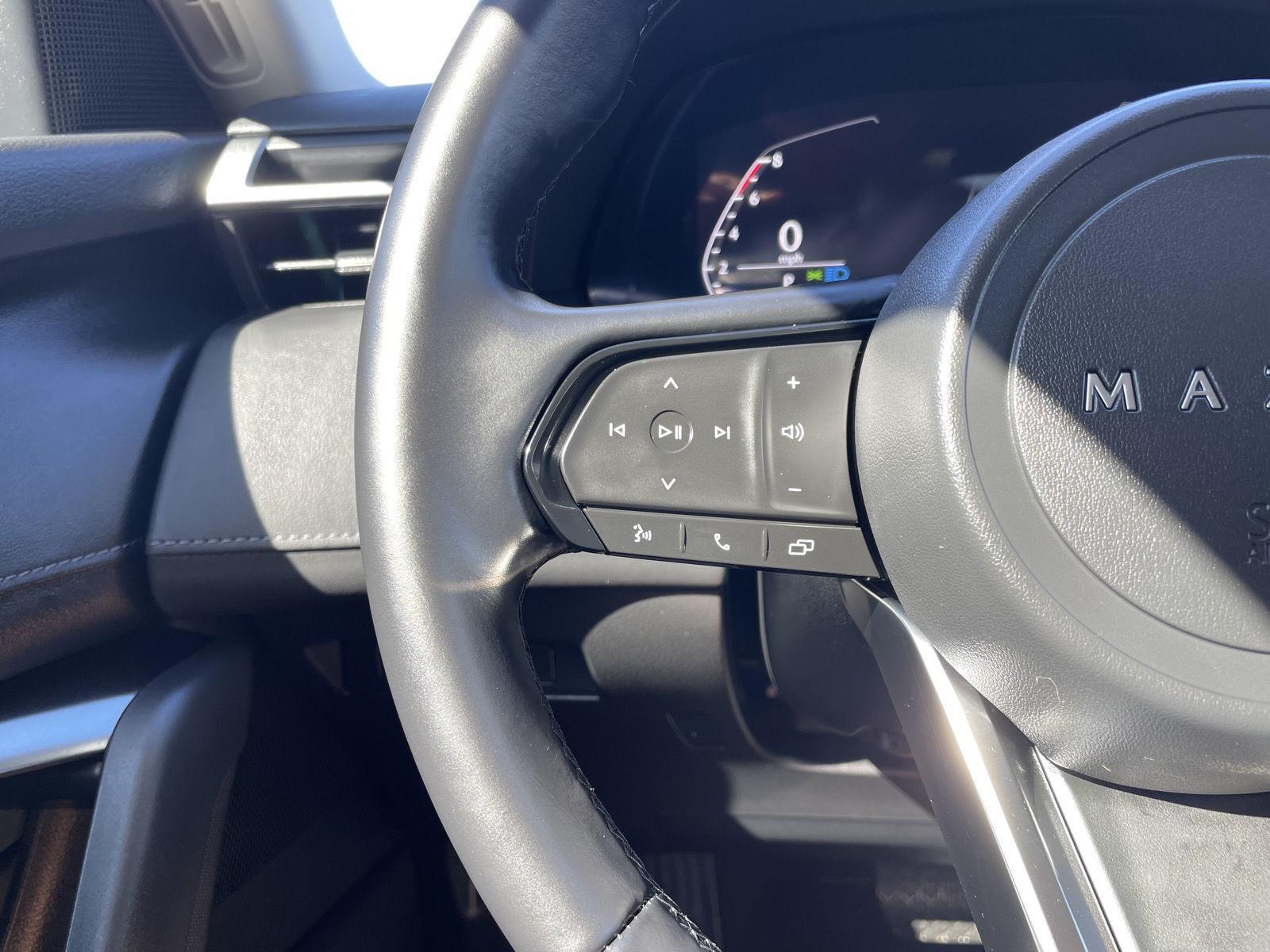 Vehicle photo 13