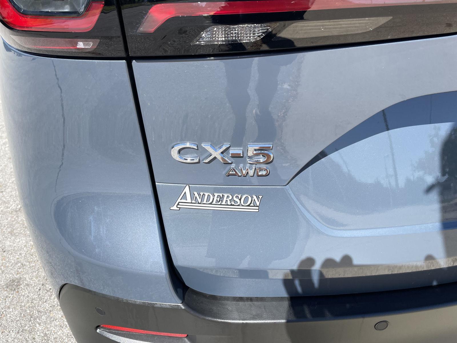 Vehicle photo 33