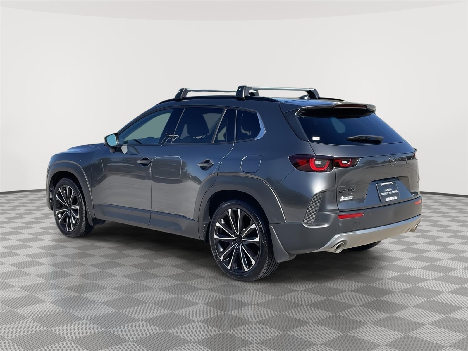 Vehicle photo 9