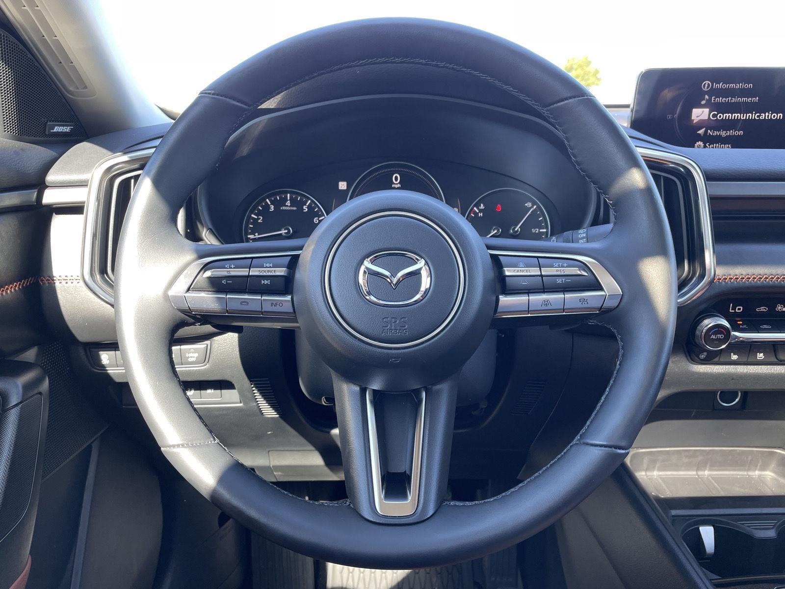 Vehicle photo 12