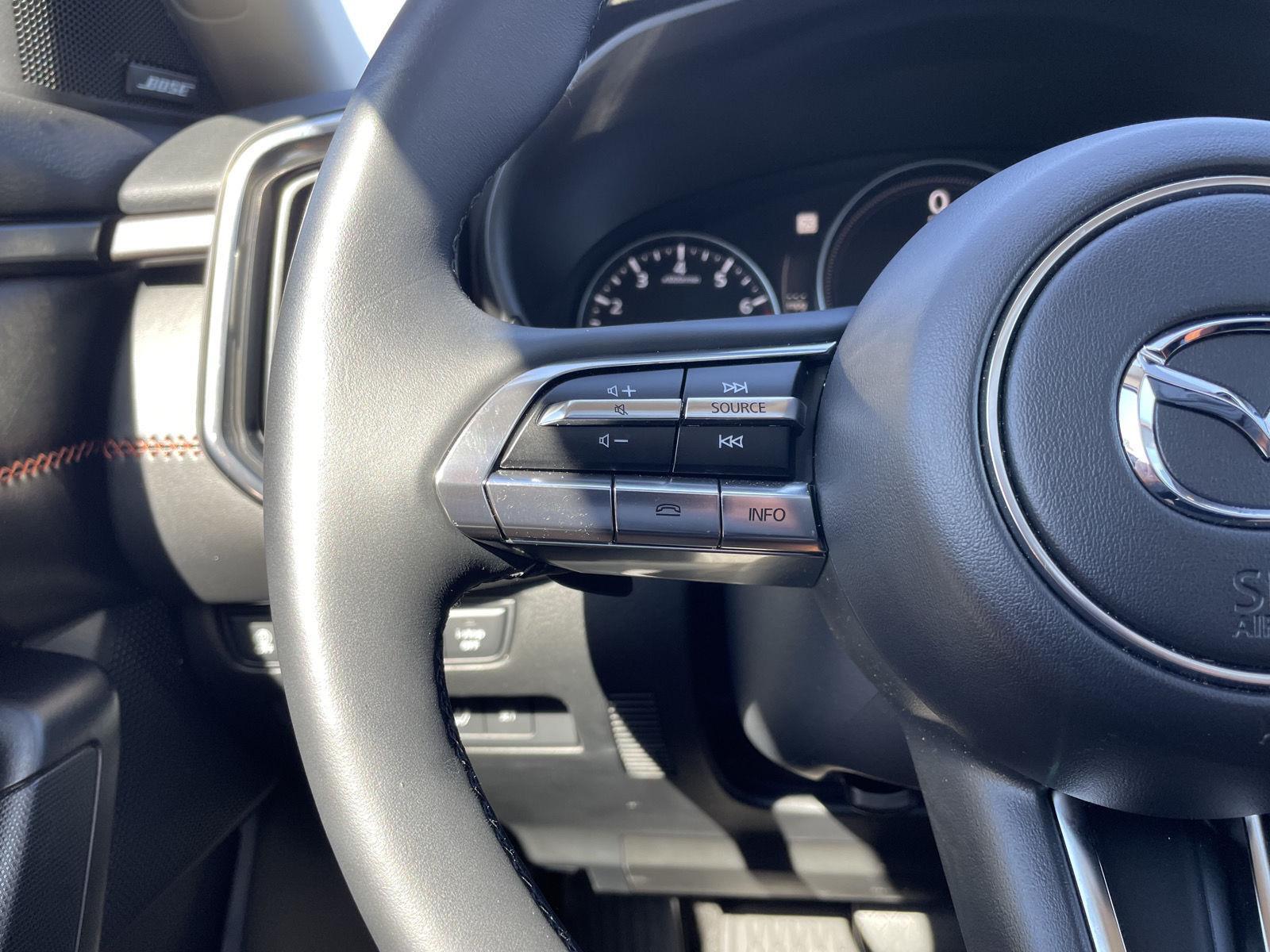 Vehicle photo 13