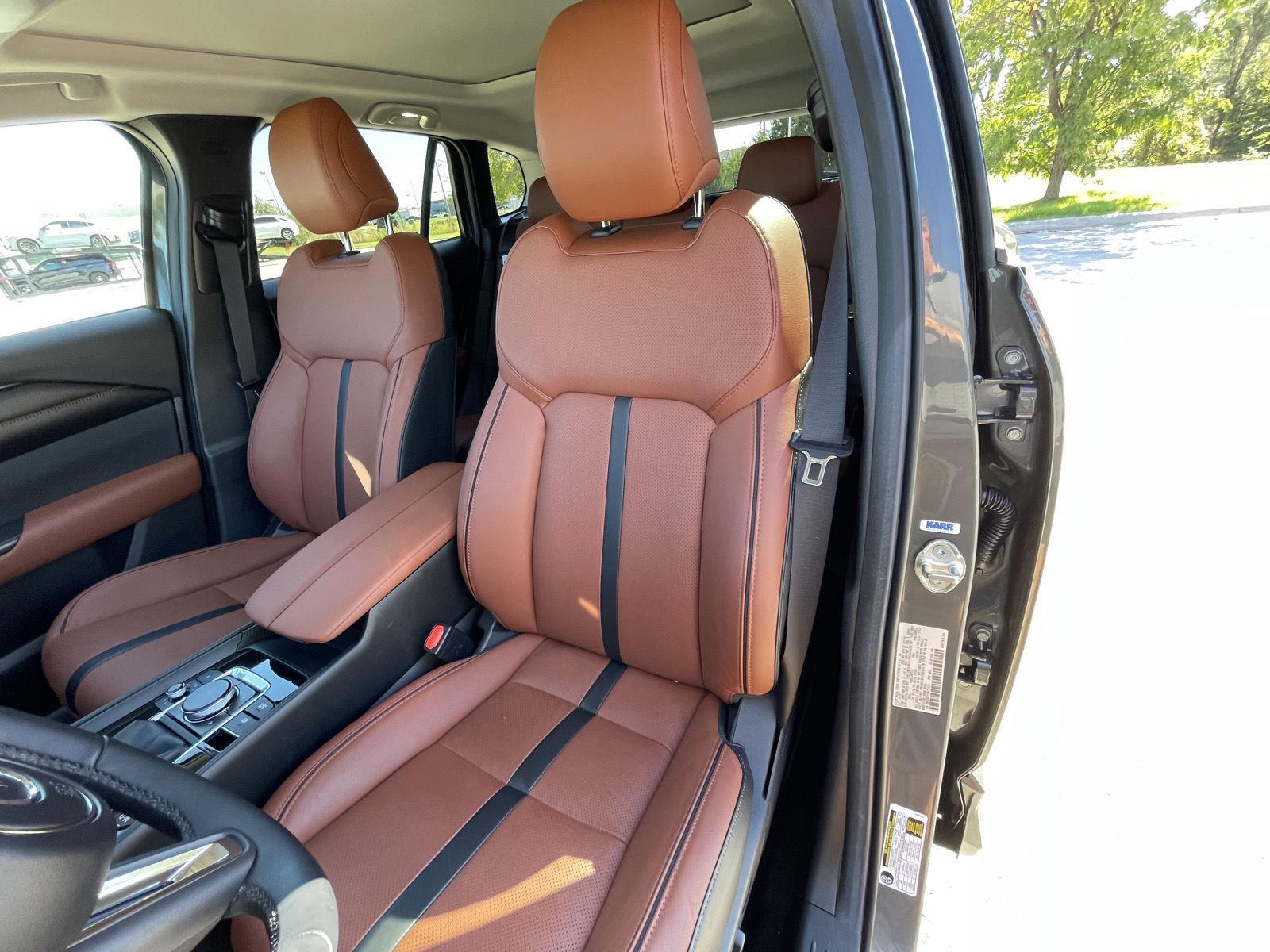 Vehicle photo 18