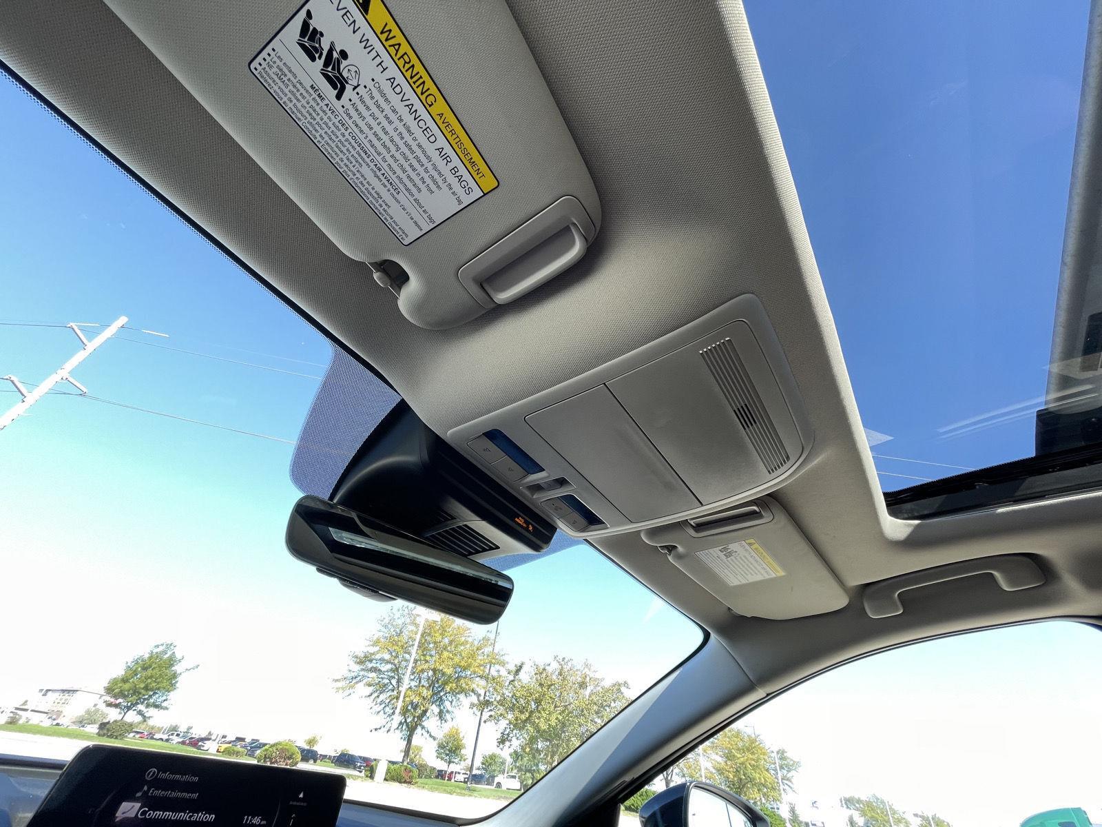 Vehicle photo 22