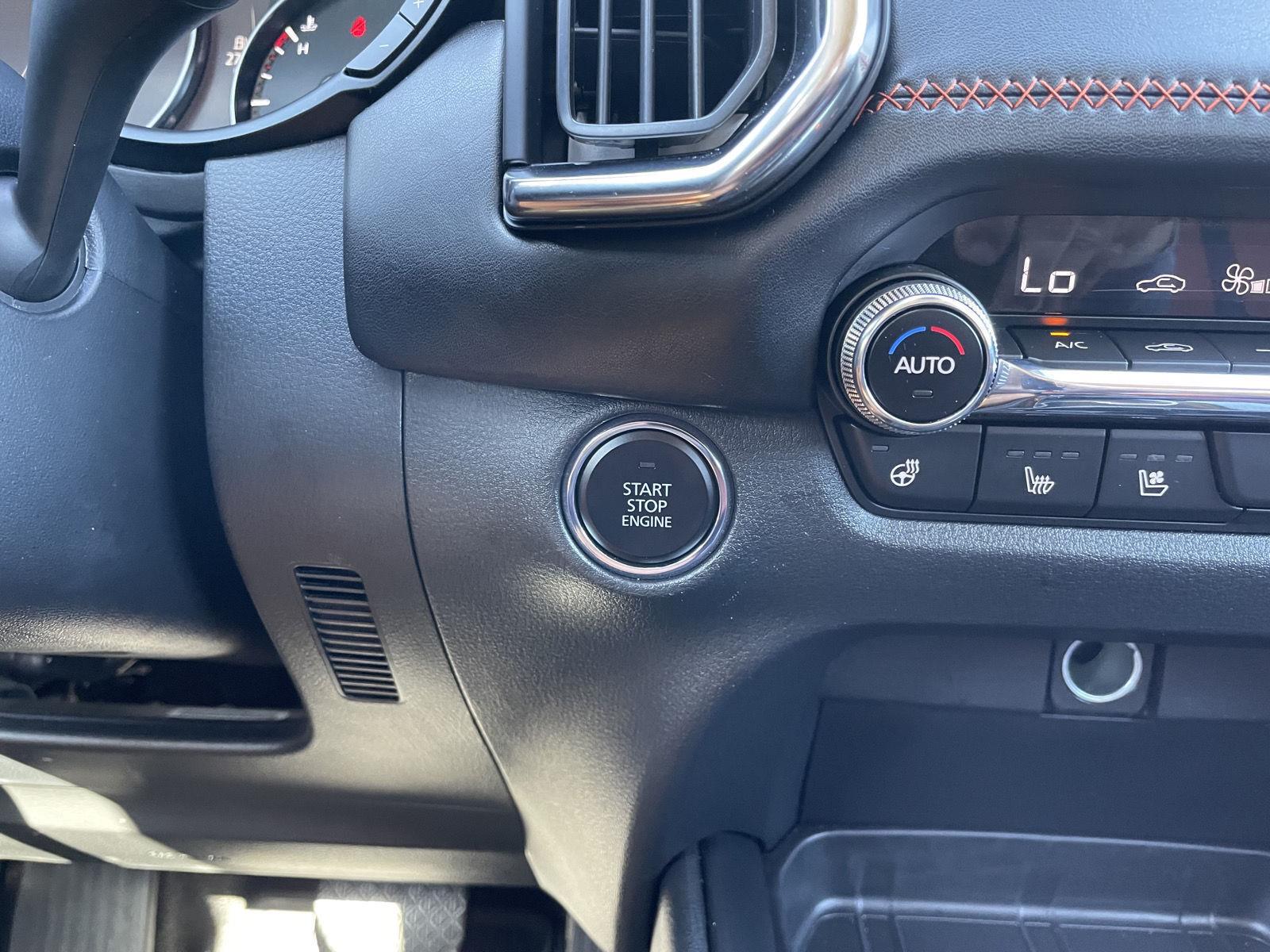 Vehicle photo 28
