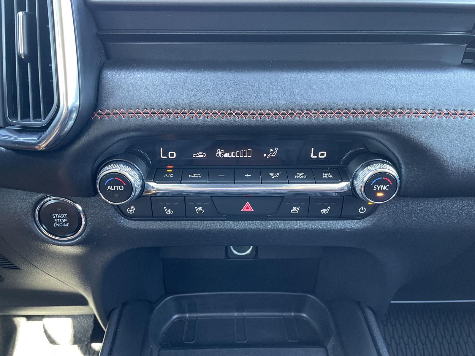 Vehicle photo 29