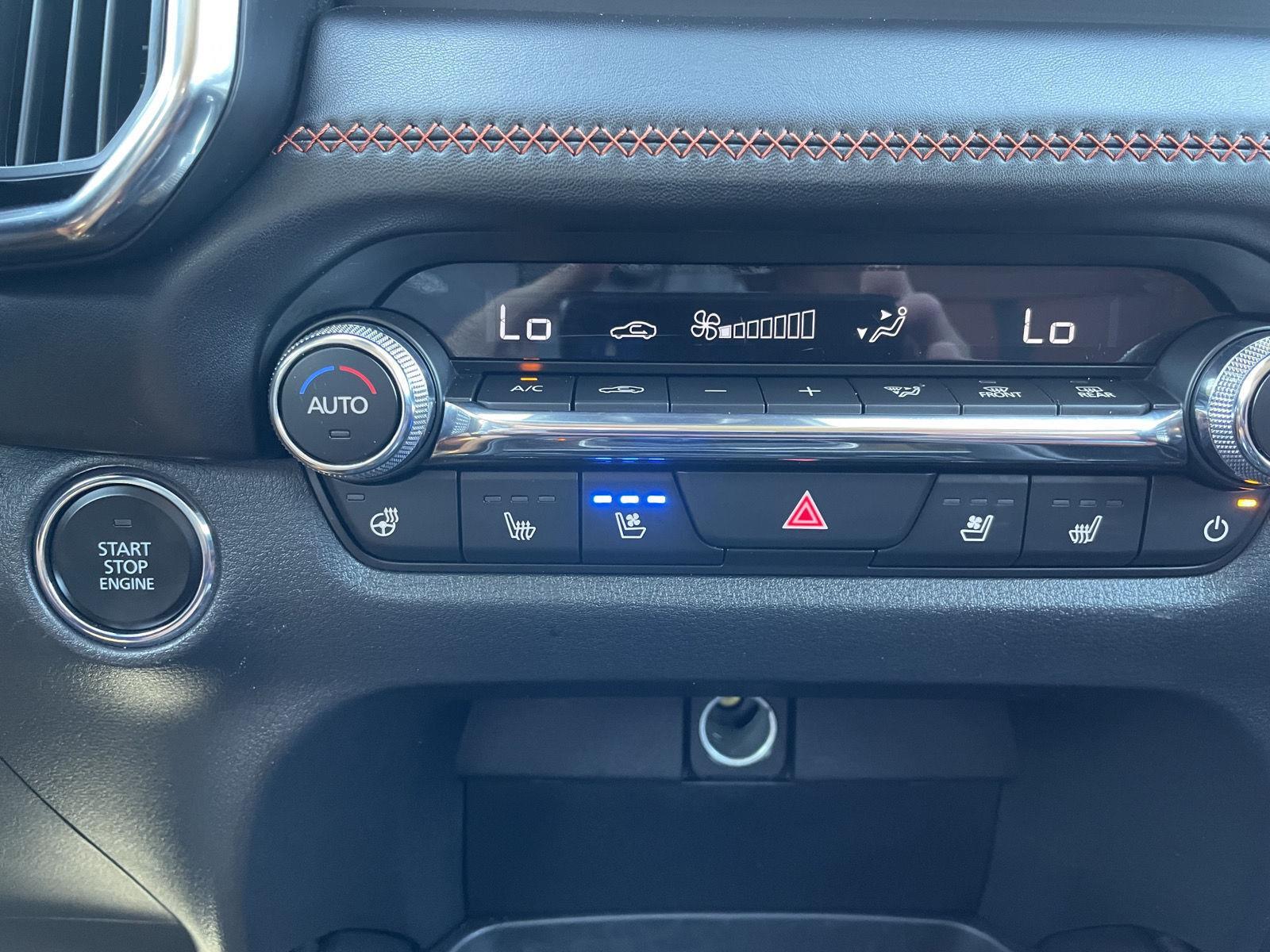 Vehicle photo 31