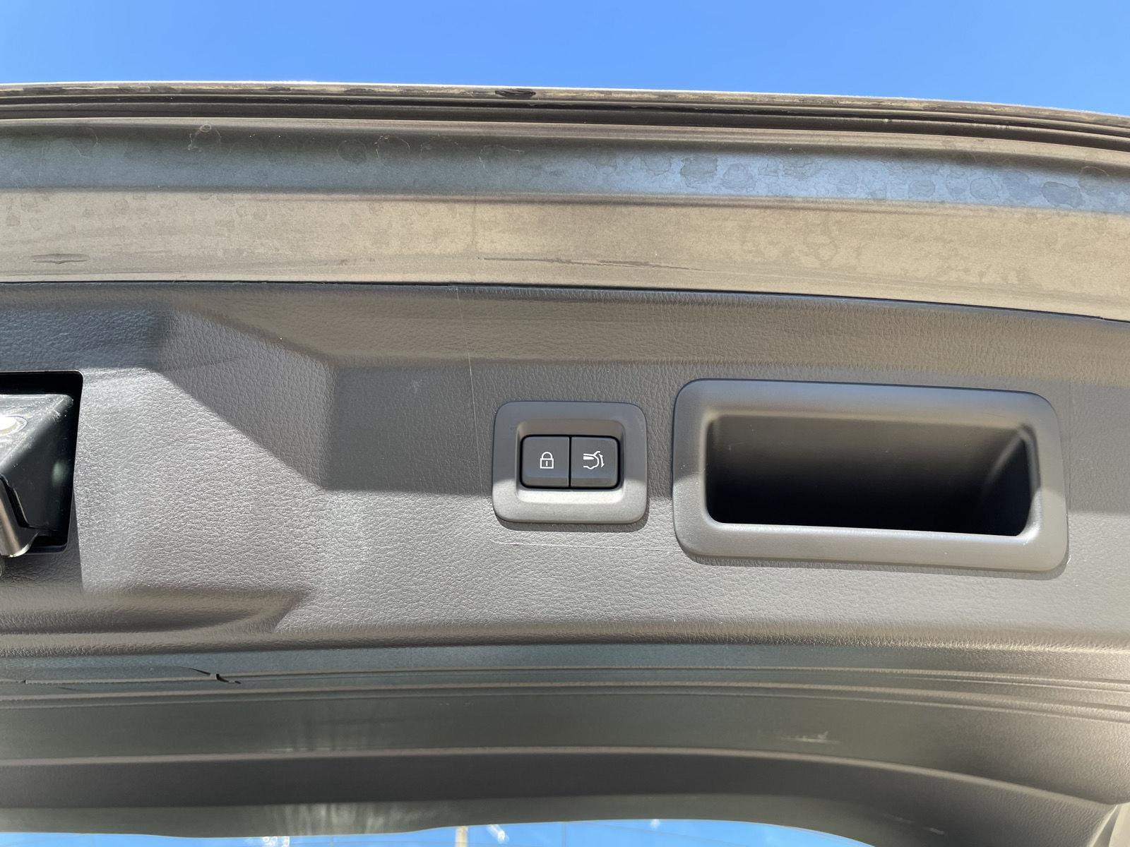 Vehicle photo 40