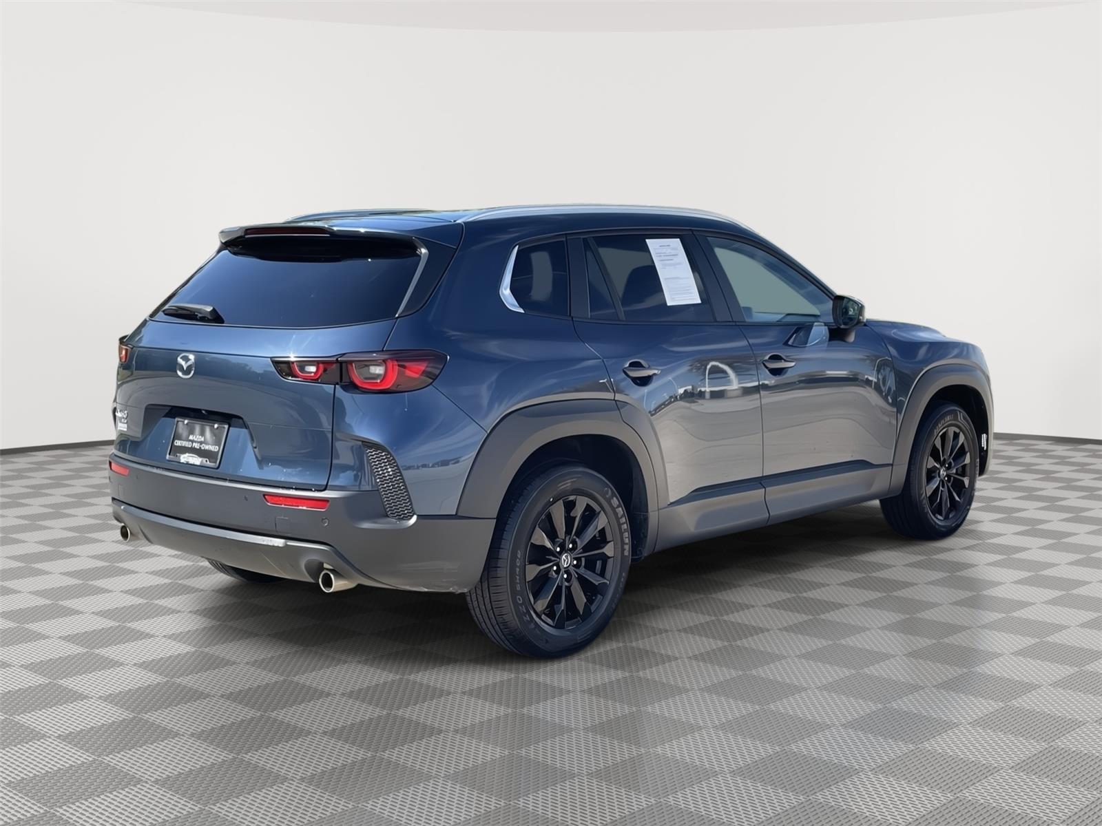 Vehicle photo 7