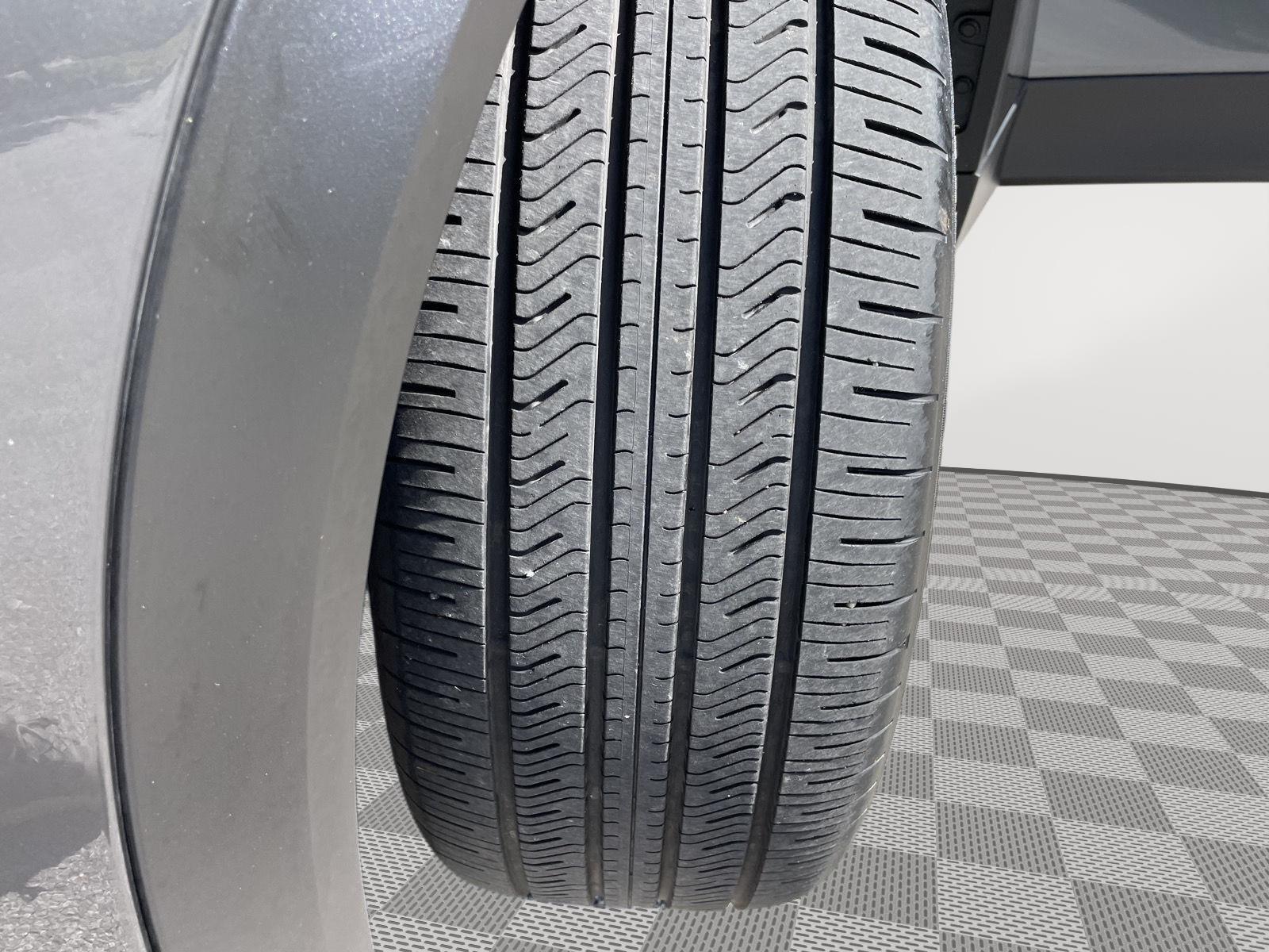 Vehicle photo 11