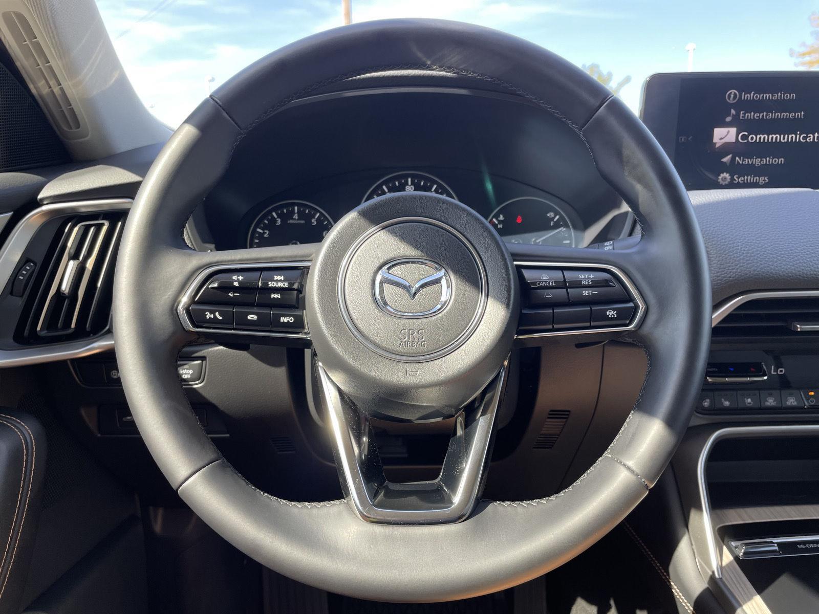 Vehicle photo 12