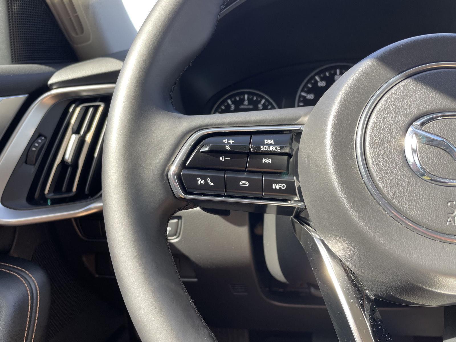 Vehicle photo 13