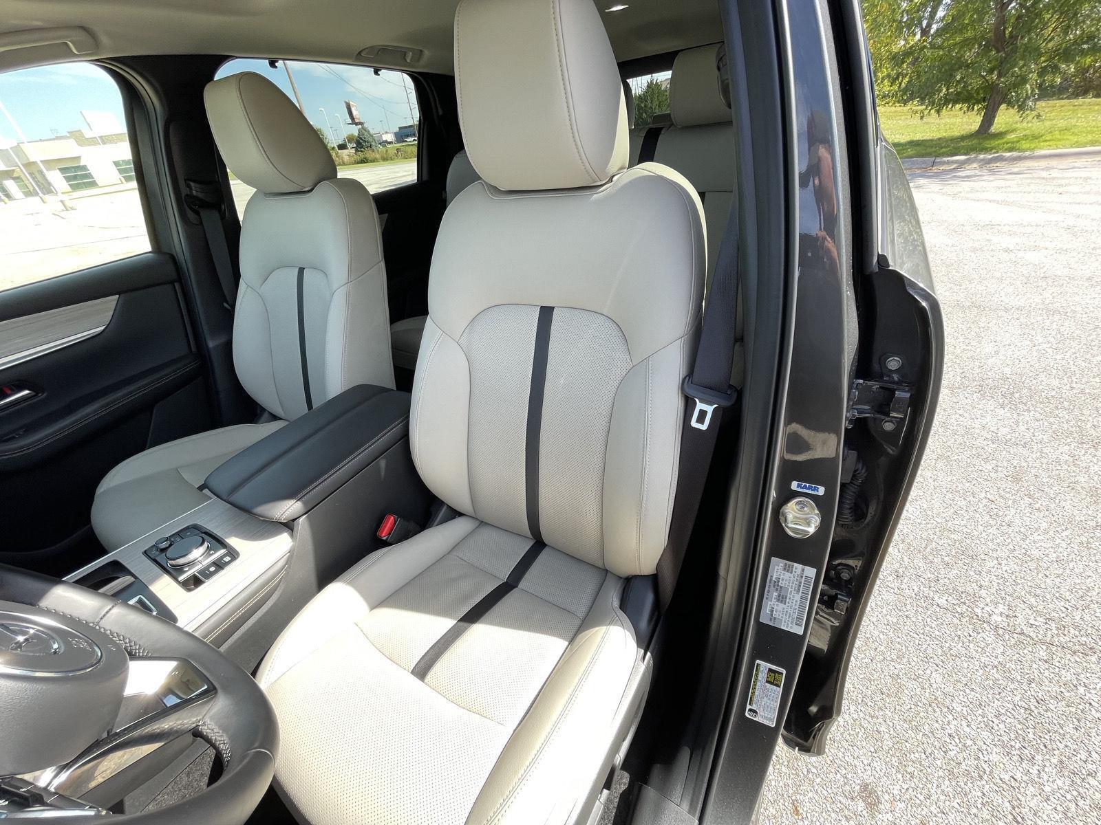 Vehicle photo 18