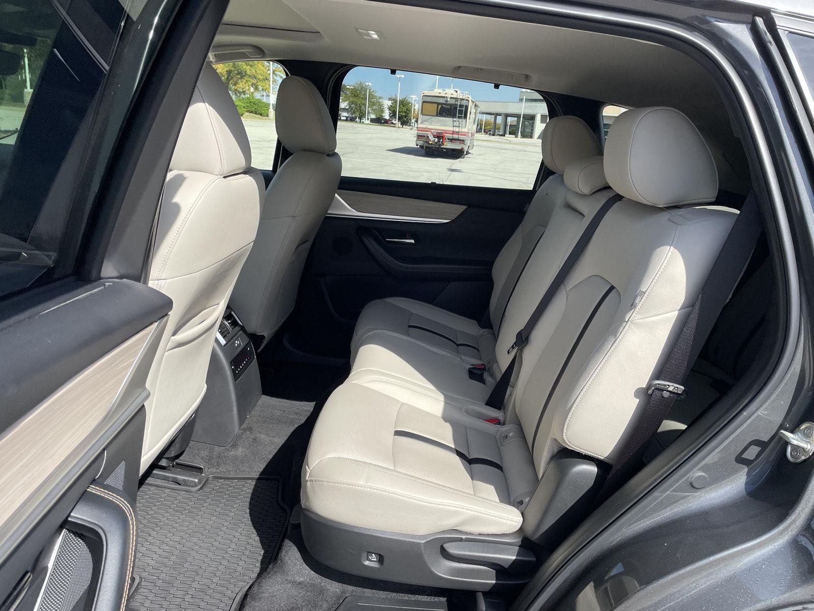 Vehicle photo 20