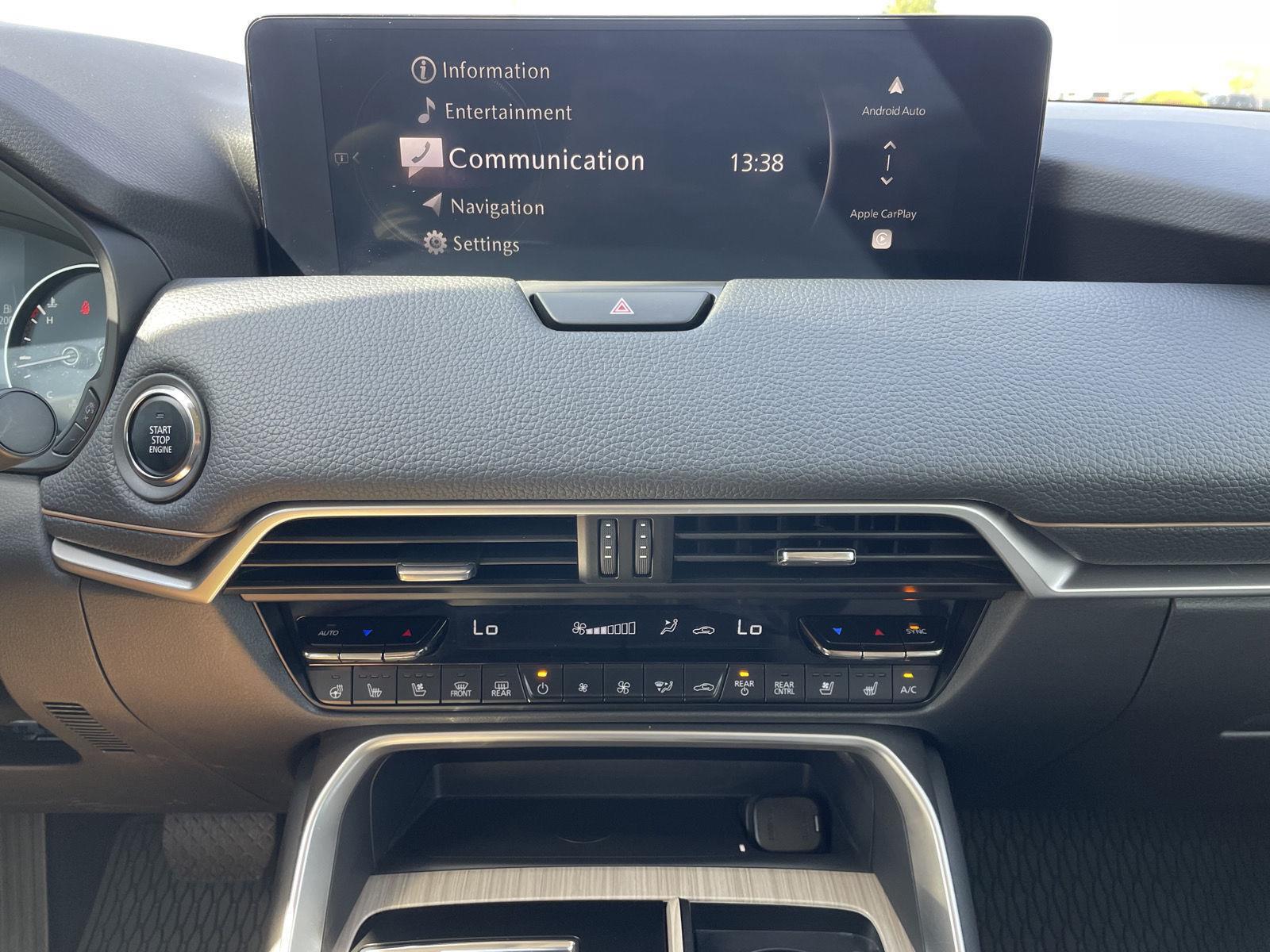 Vehicle photo 24