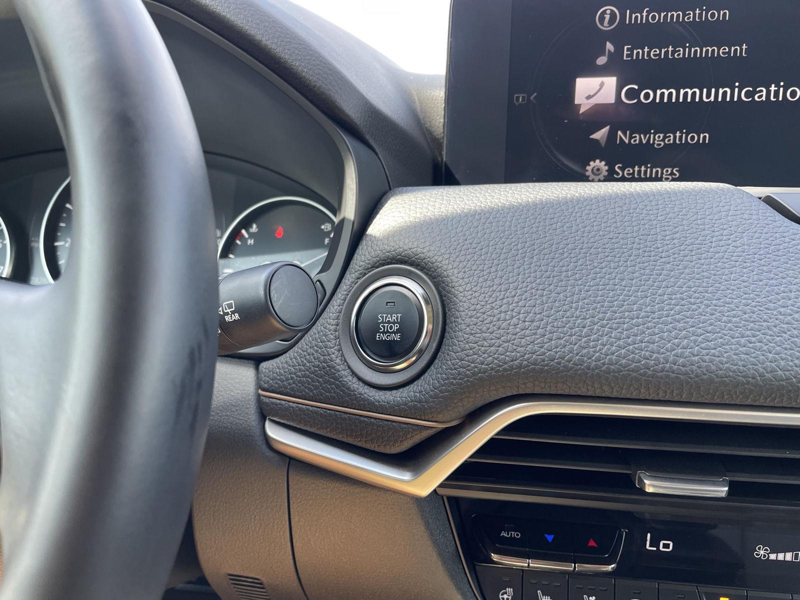 Vehicle photo 26