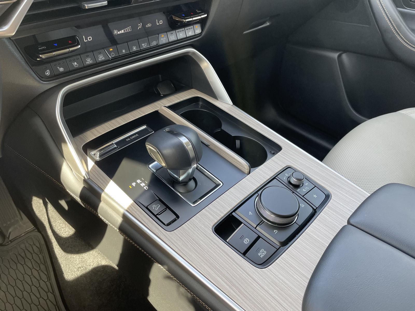 Vehicle photo 32