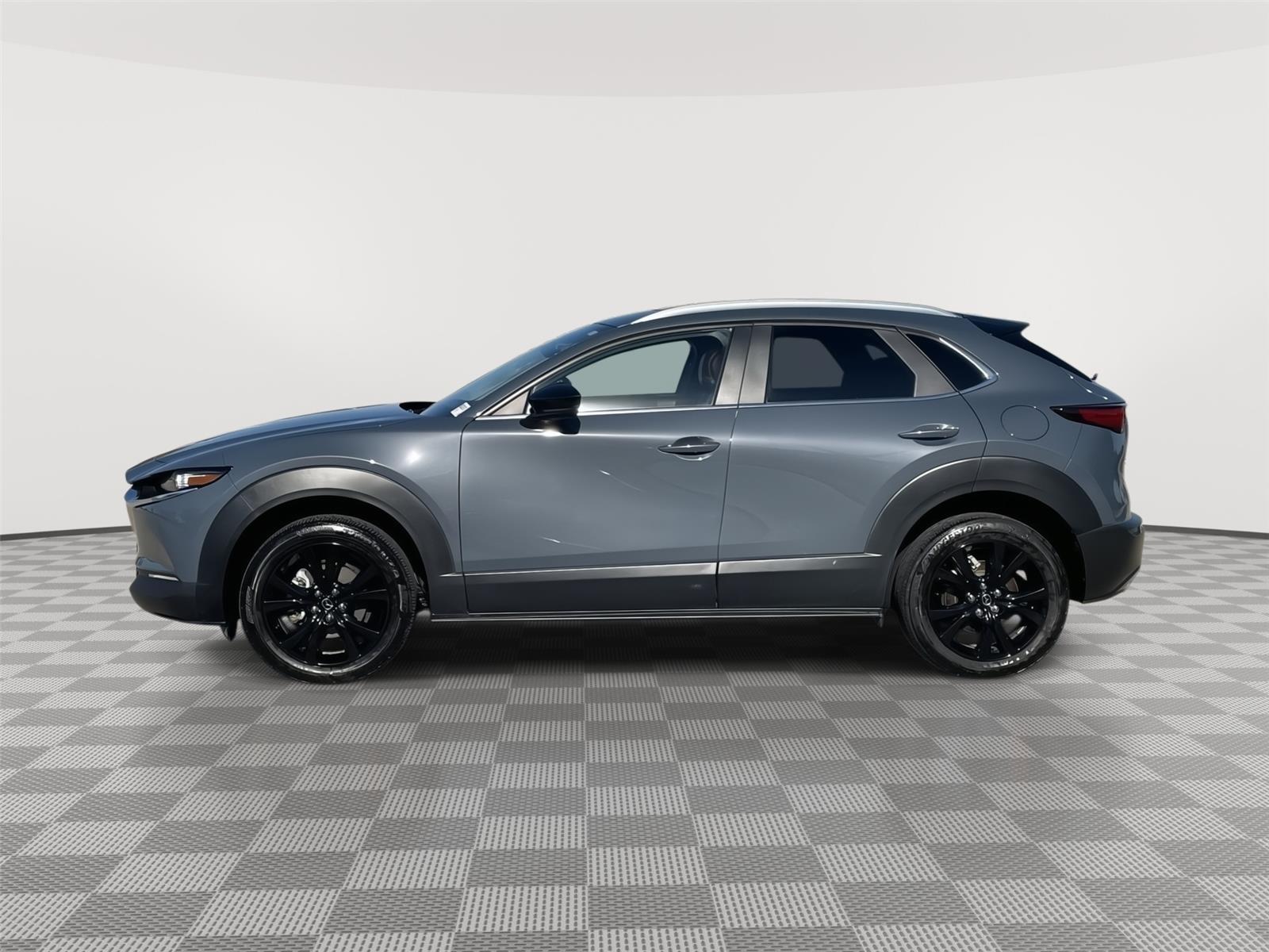 Vehicle photo 2