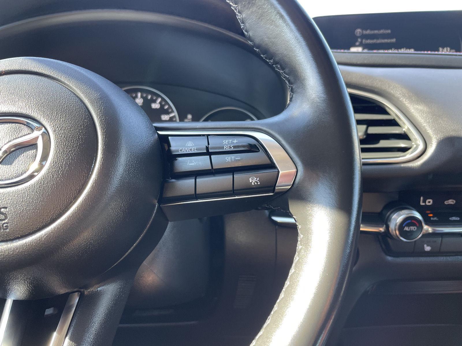 Vehicle photo 13