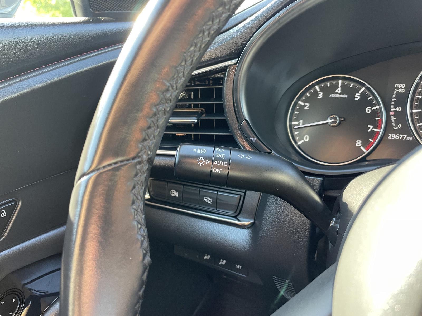 Vehicle photo 15
