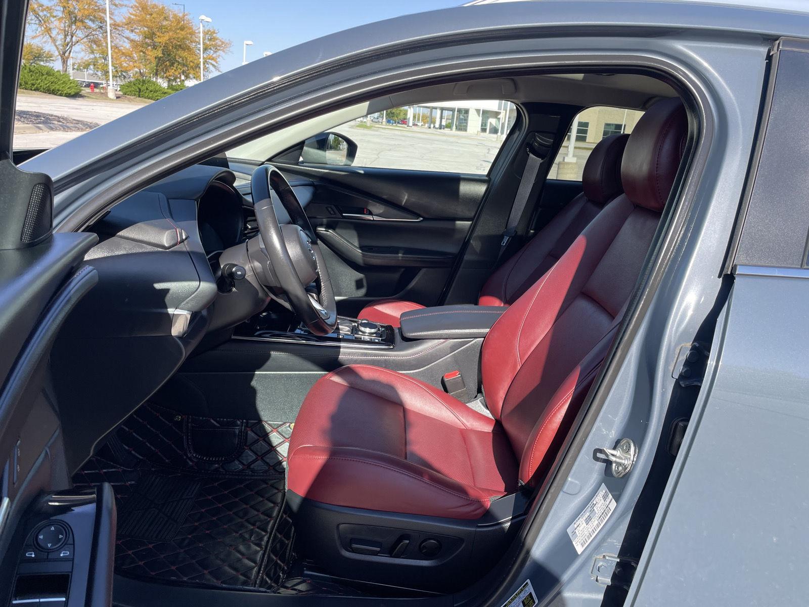Vehicle photo 16