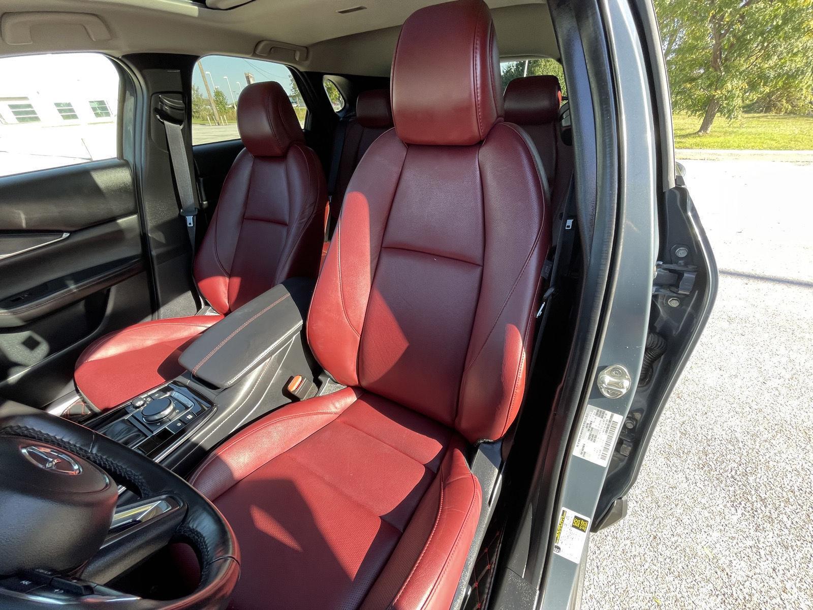 Vehicle photo 17