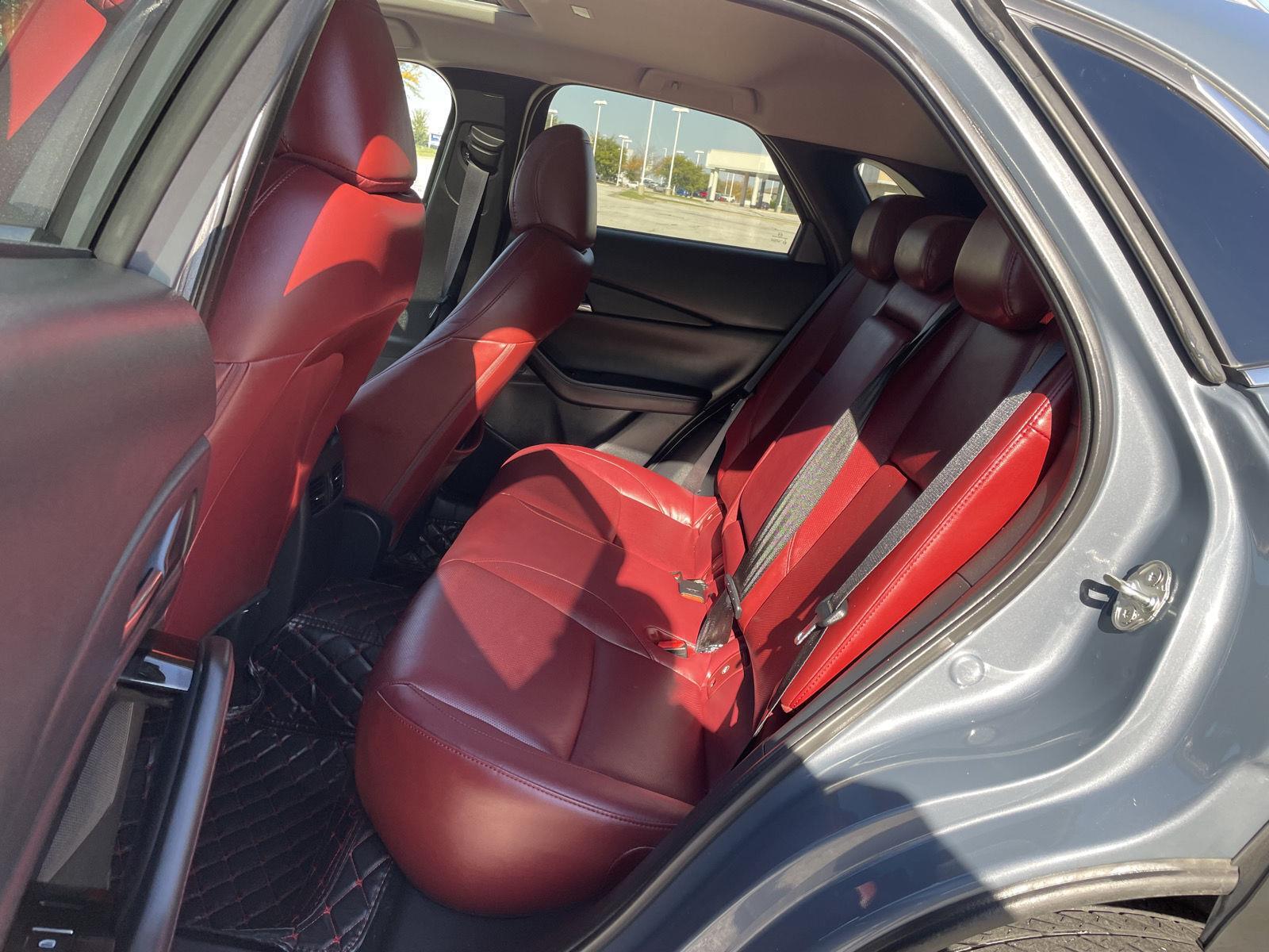 Vehicle photo 19
