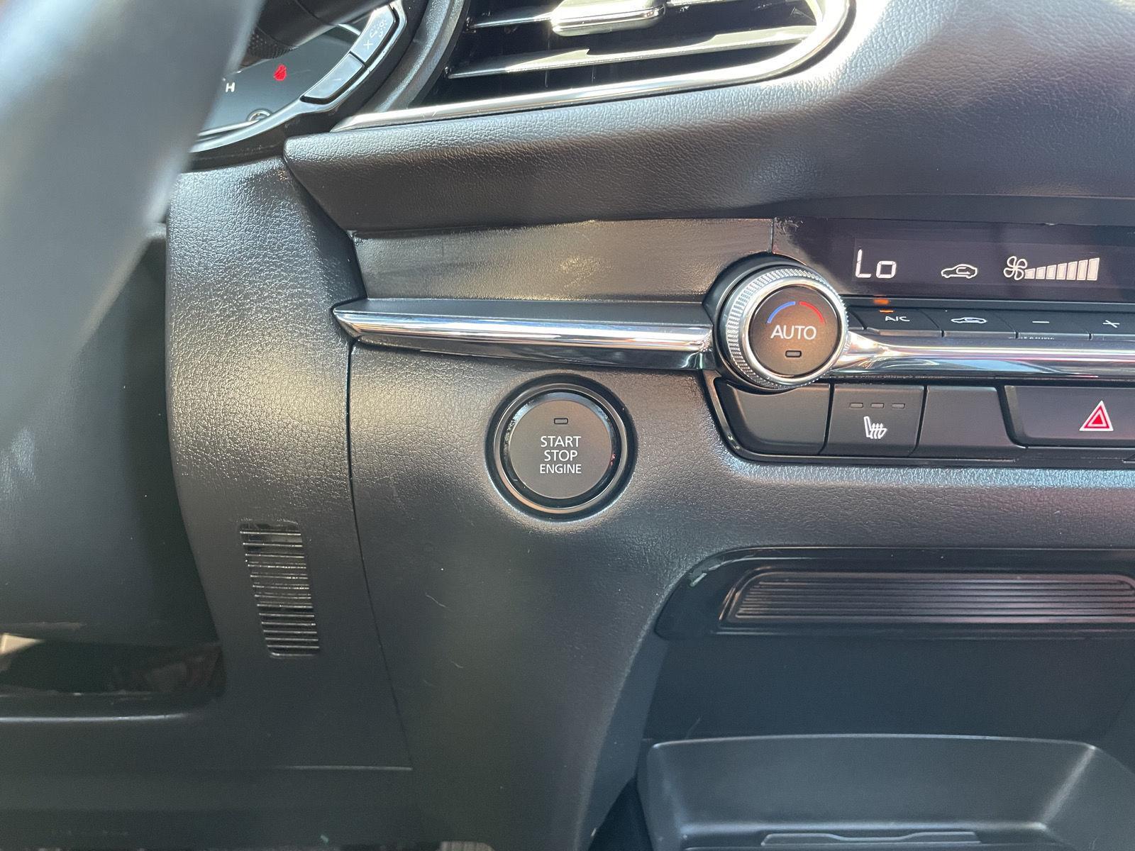 Vehicle photo 23