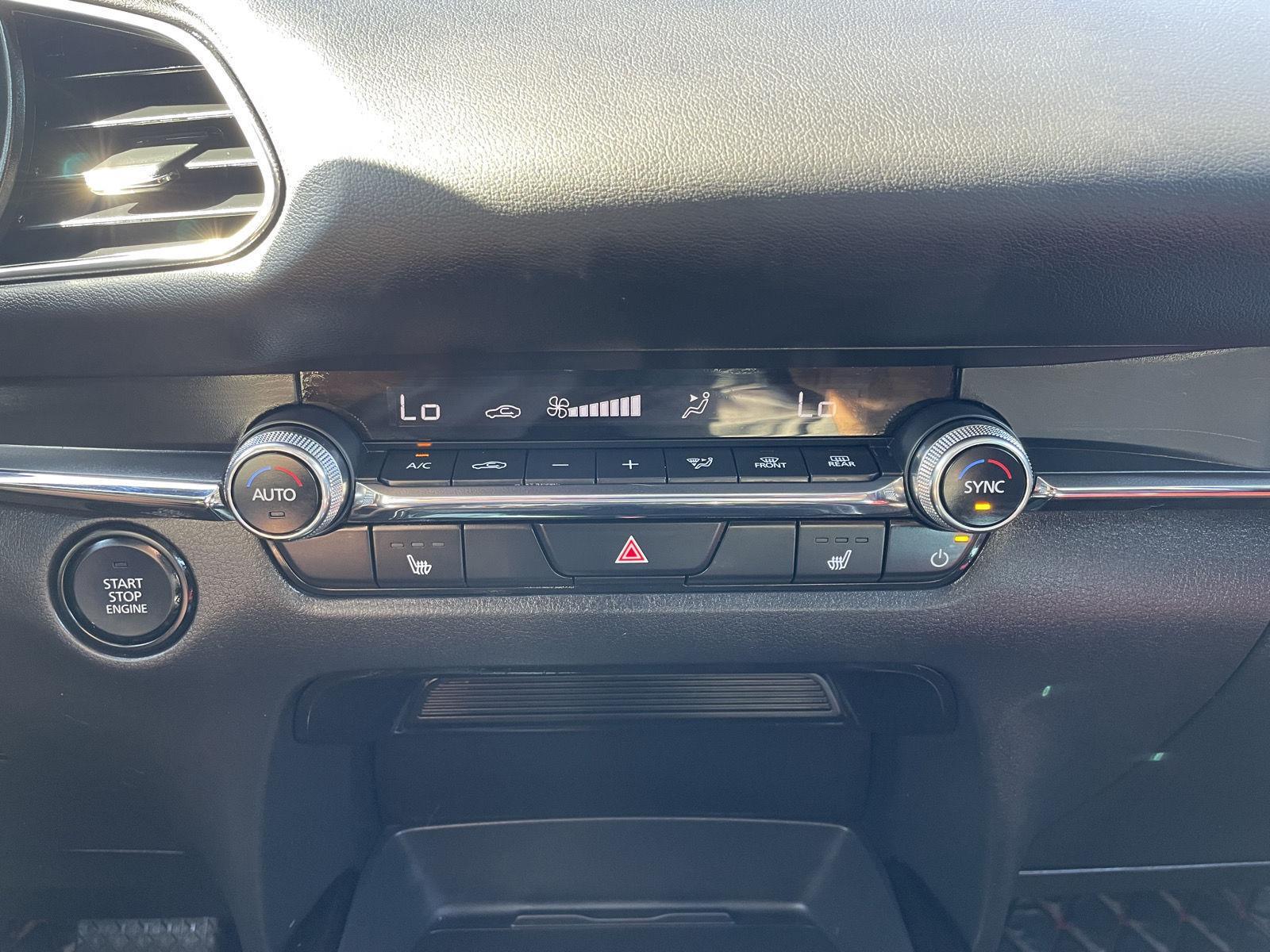 Vehicle photo 24