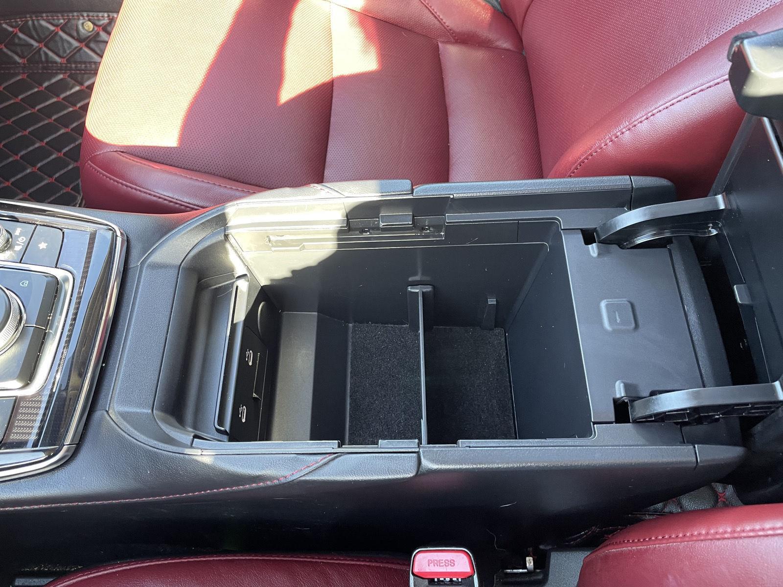 Vehicle photo 29