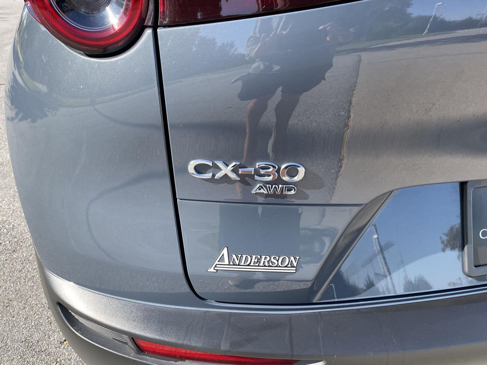 Vehicle photo 34