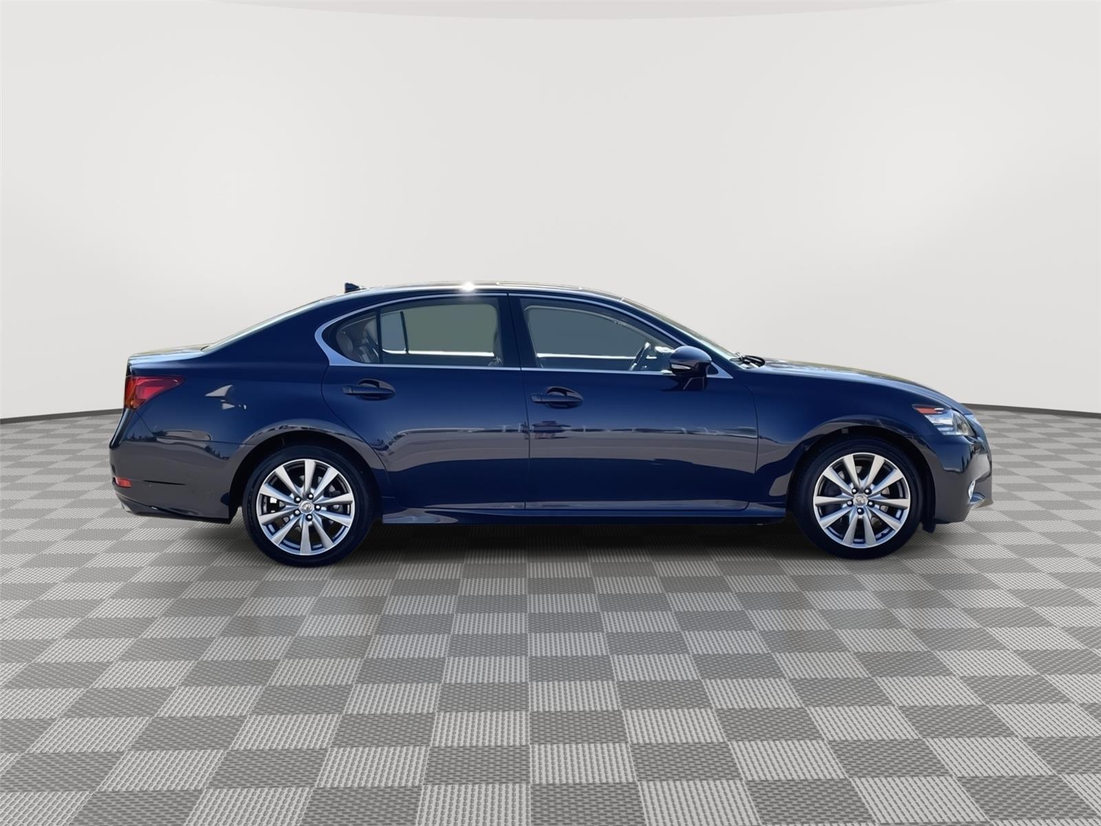 Vehicle photo 6
