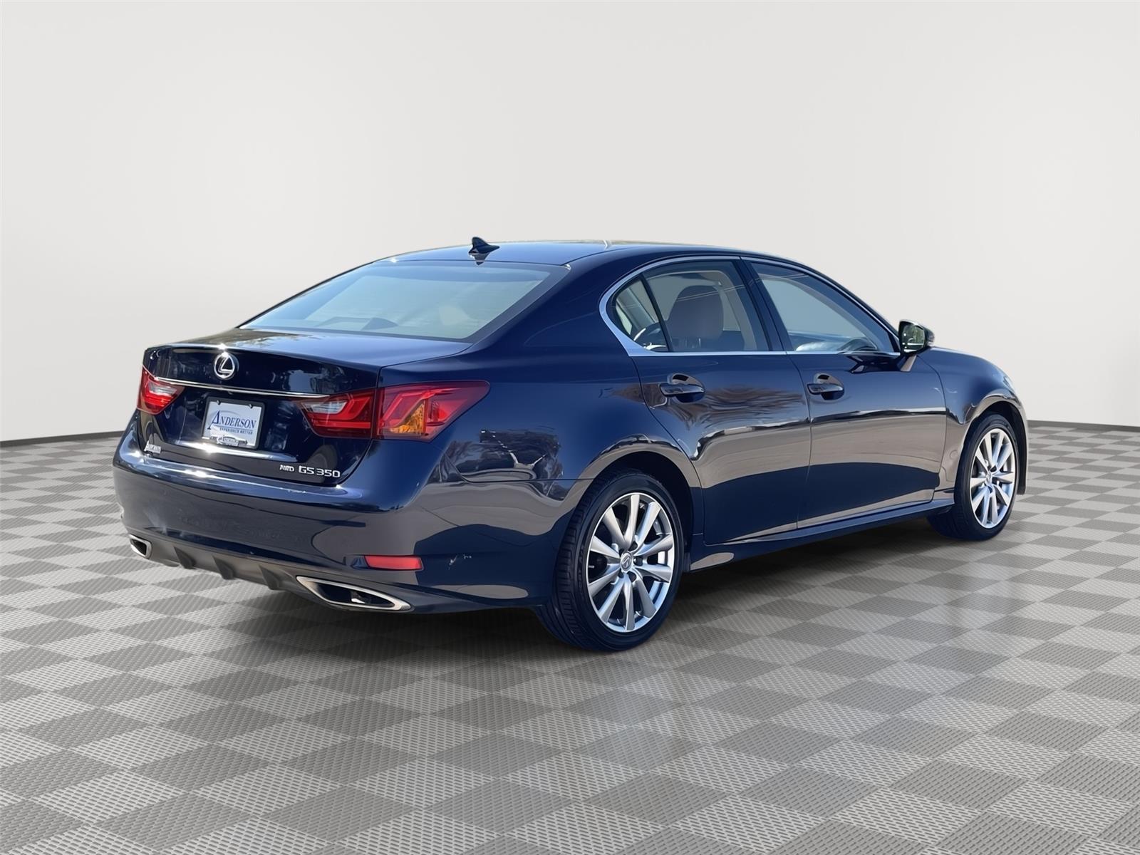 Vehicle photo 7