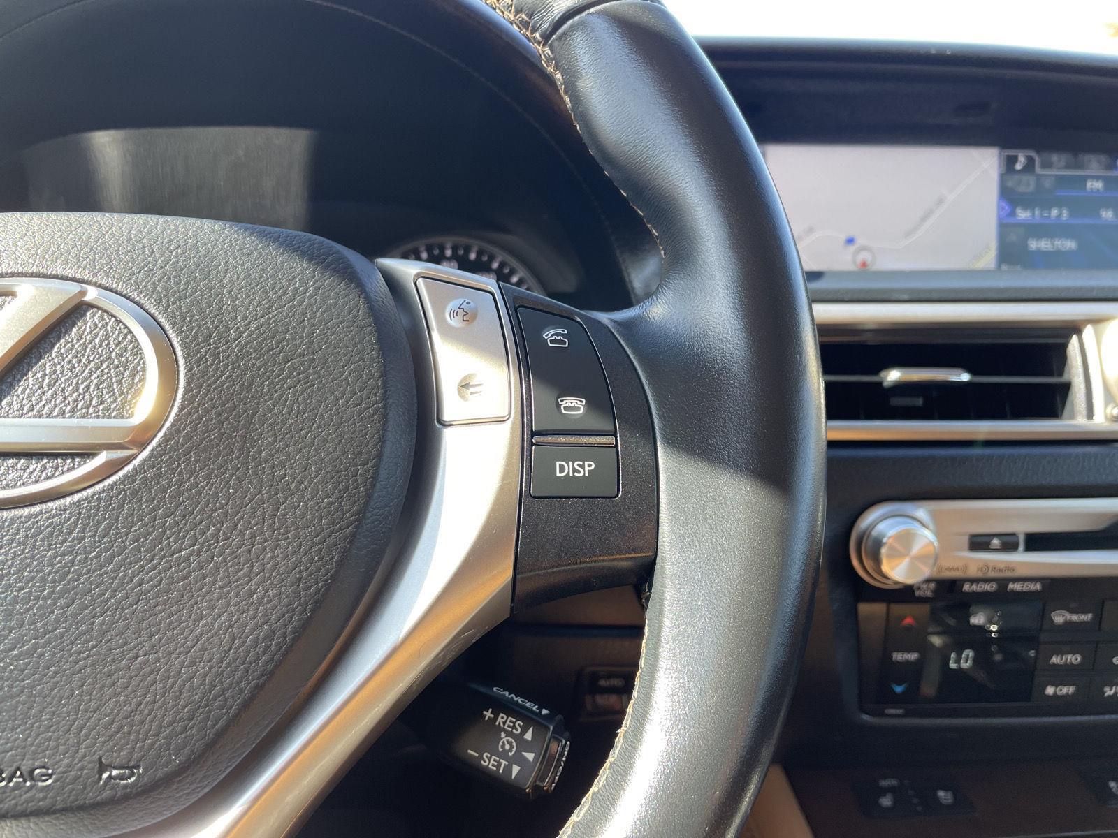 Vehicle photo 13
