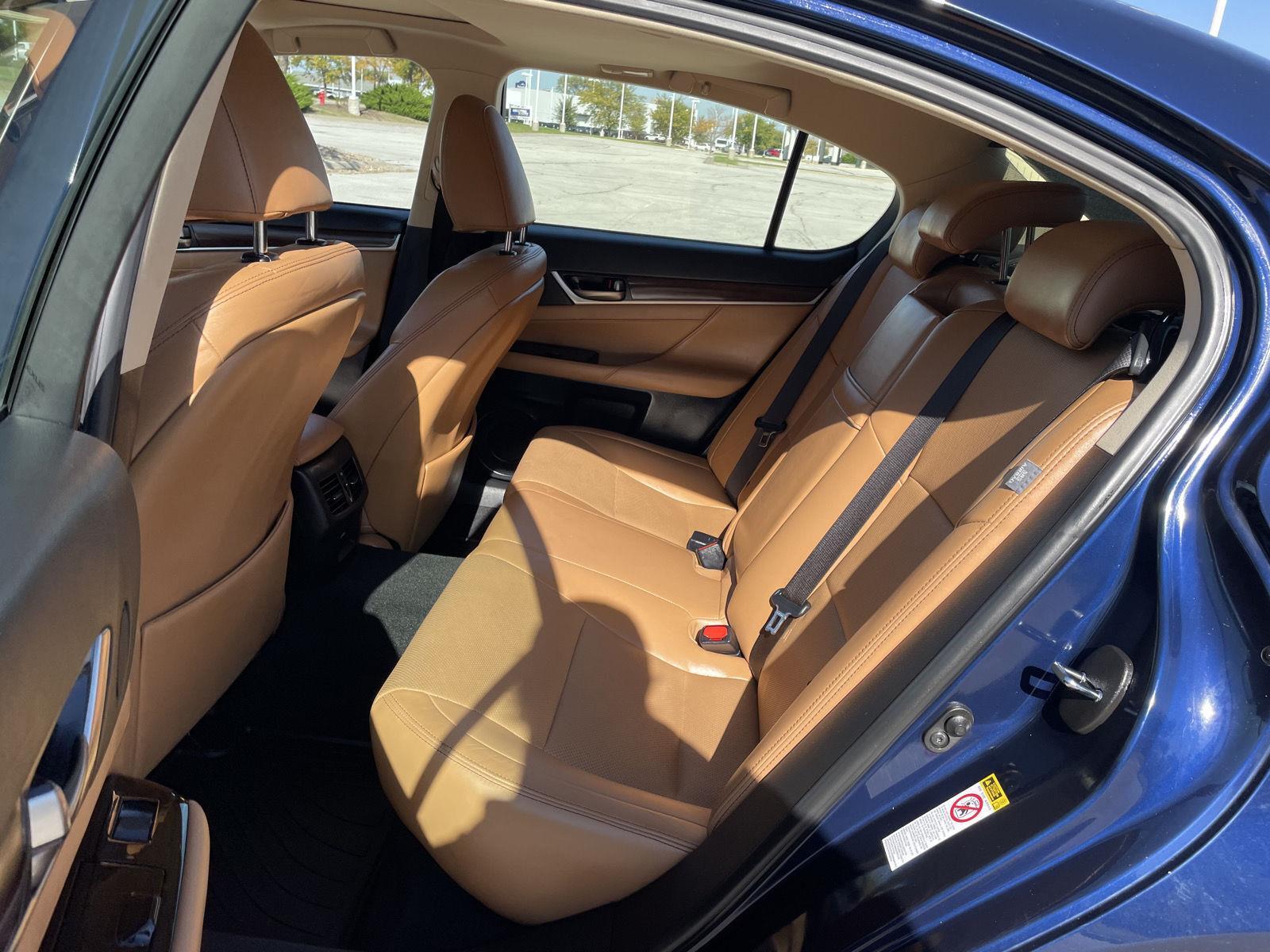 Vehicle photo 19