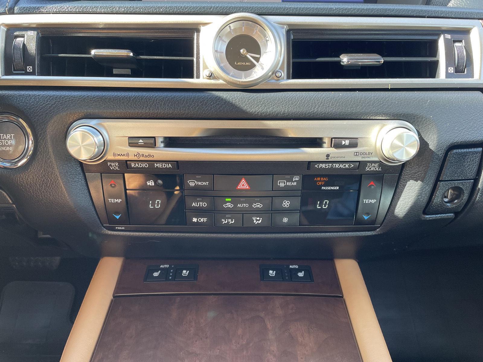 Vehicle photo 25