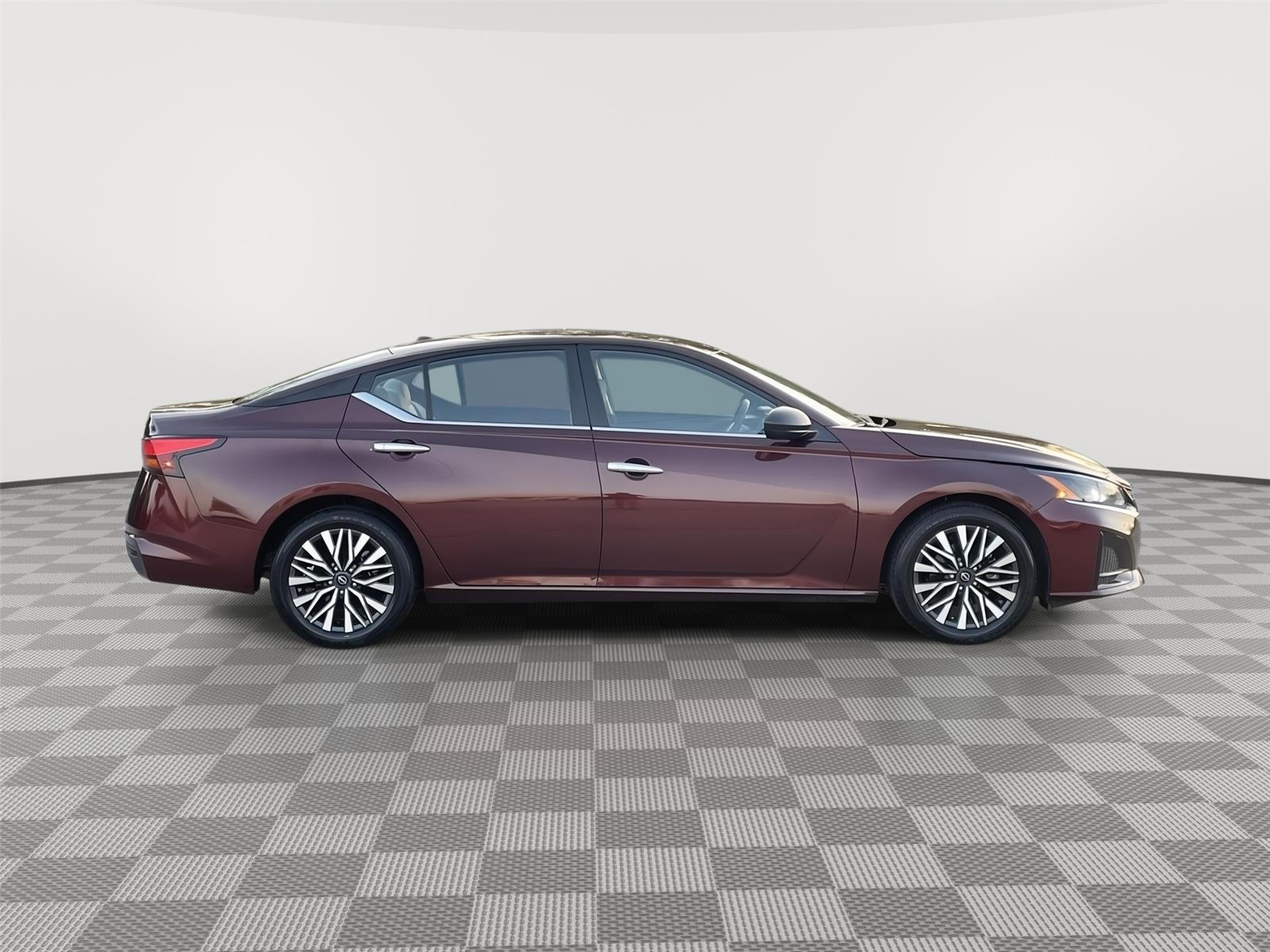 Vehicle photo 6