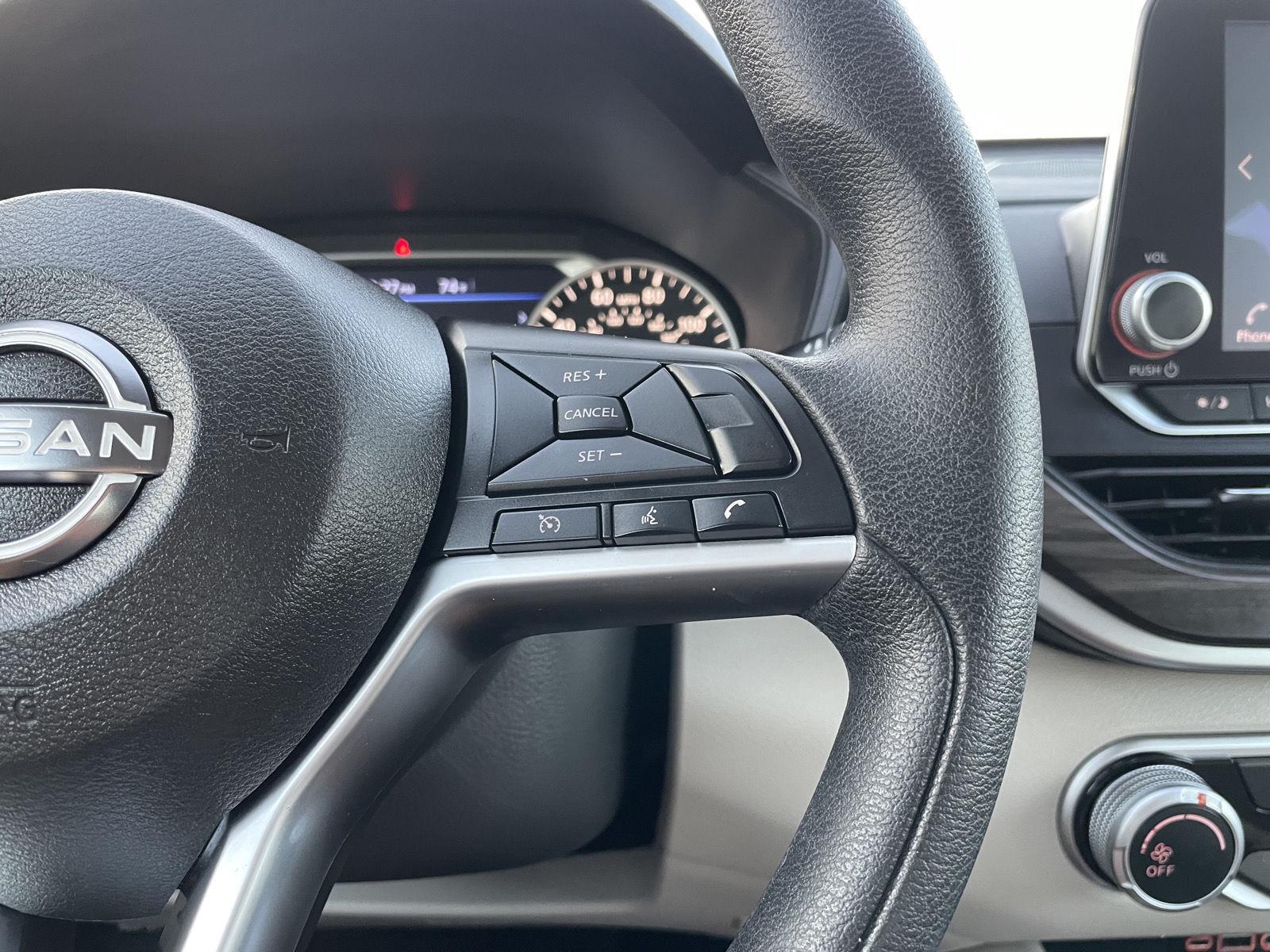 Vehicle photo 11