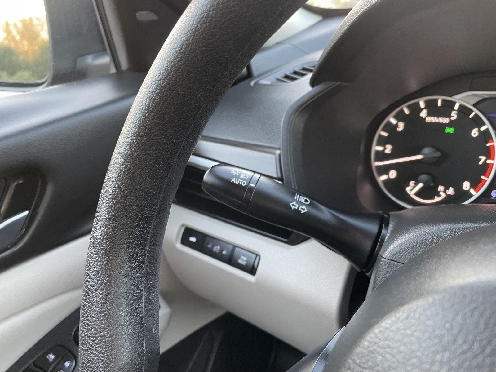 Vehicle photo 13