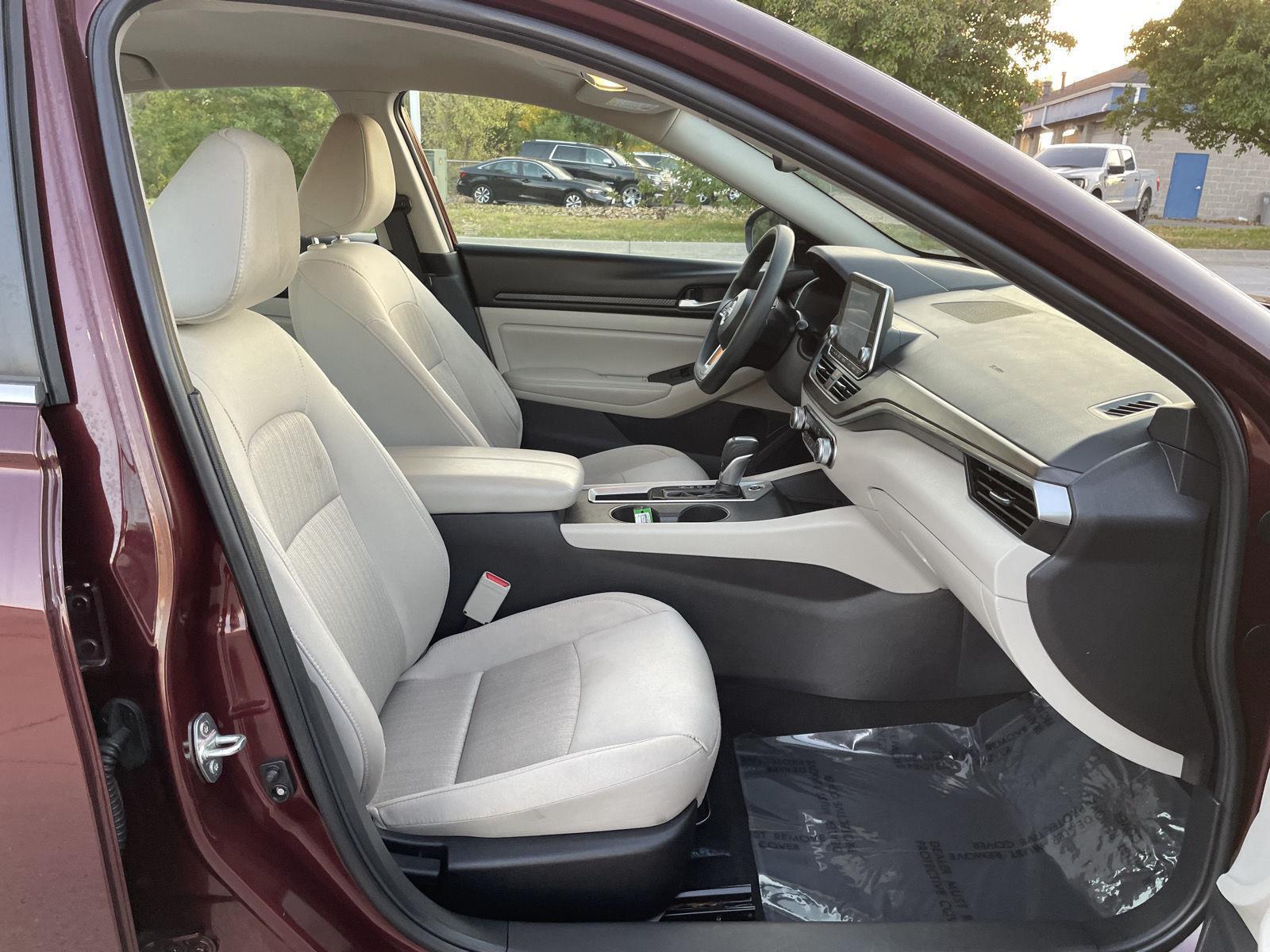 Vehicle photo 19