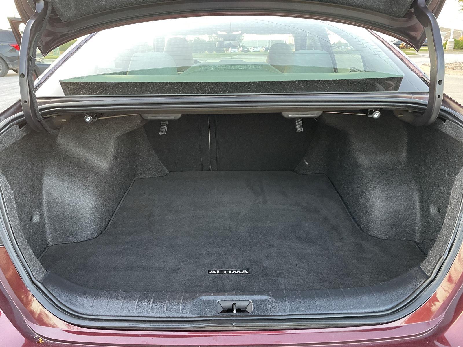 Vehicle photo 31