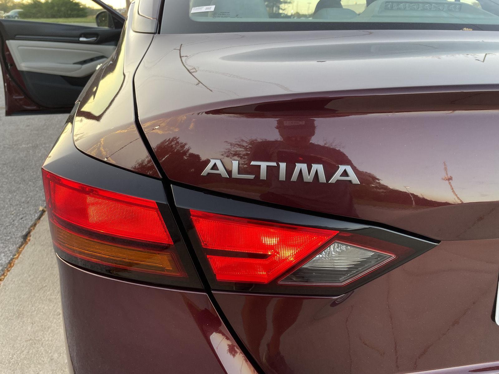 Vehicle photo 35