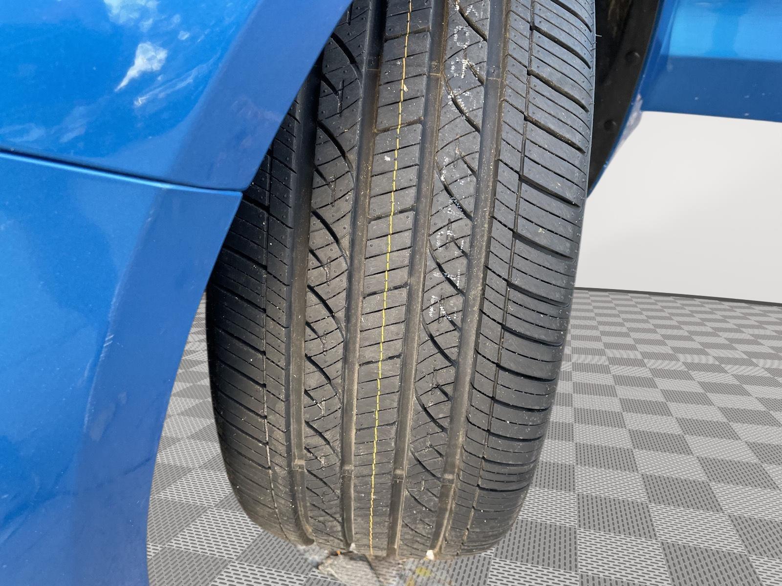 Vehicle photo 11