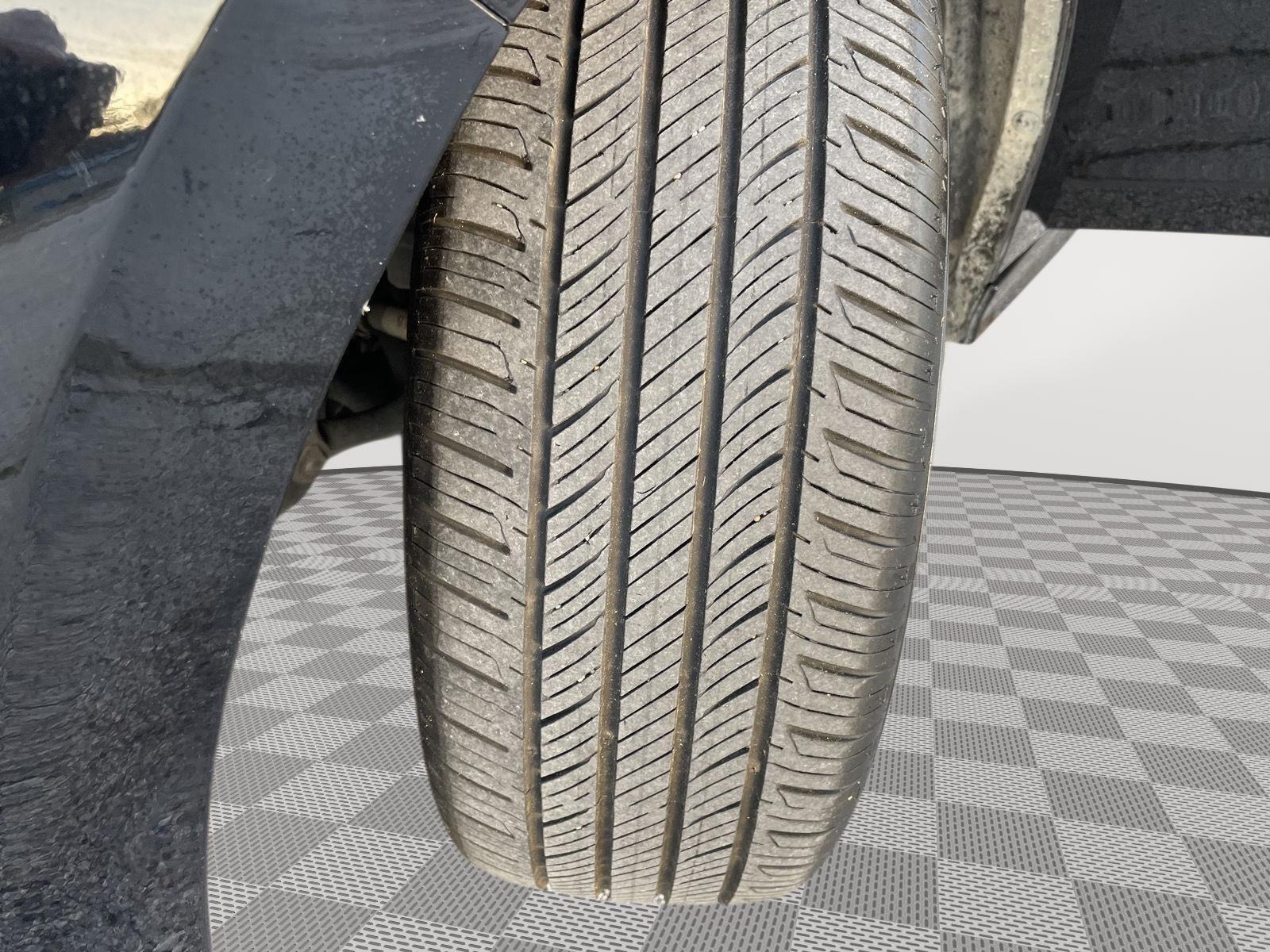 Vehicle photo 8