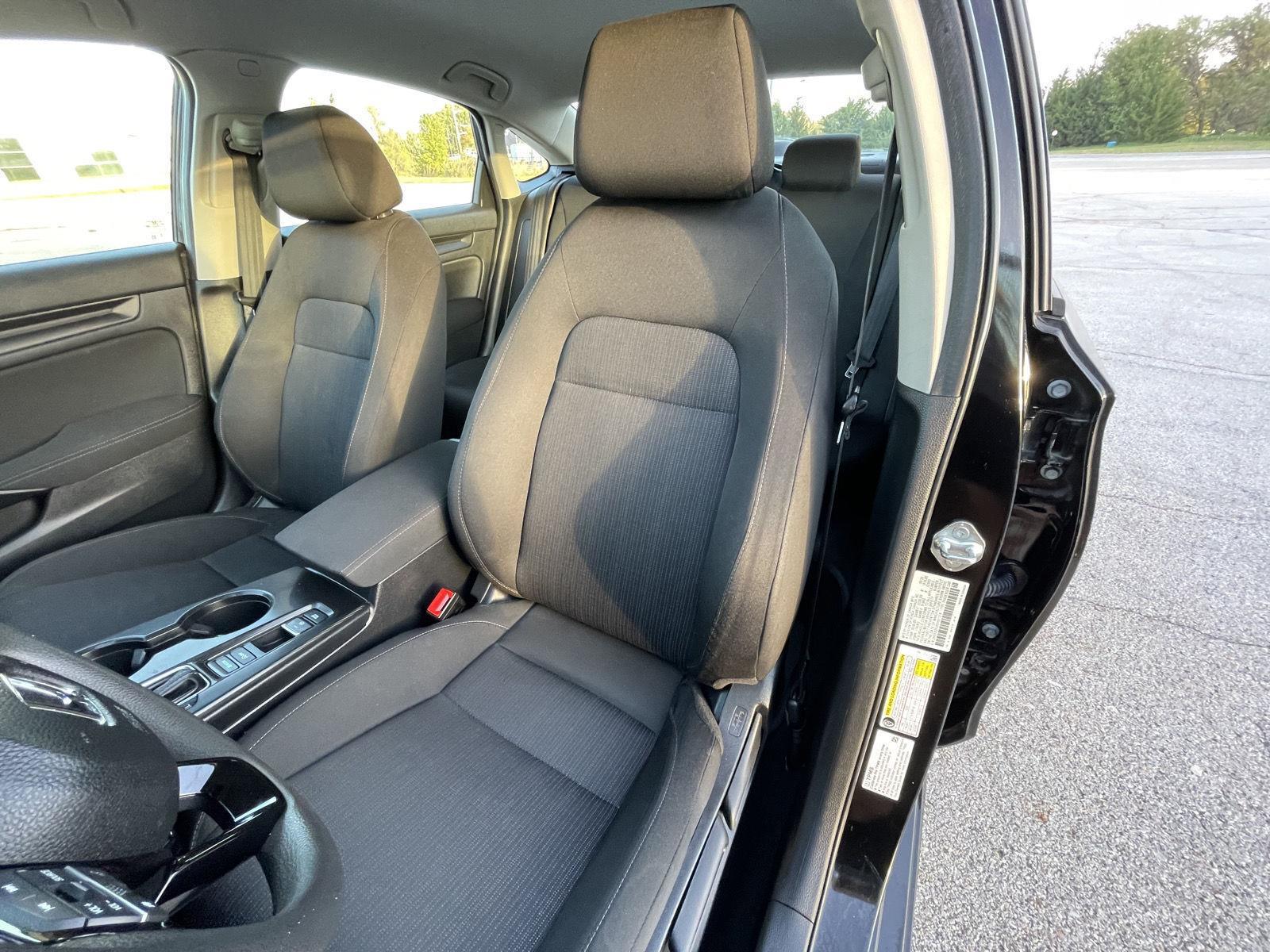 Vehicle photo 15