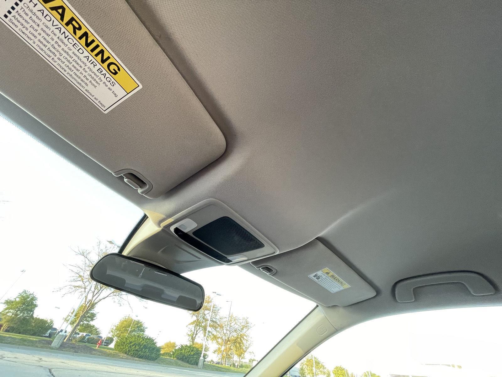 Vehicle photo 18