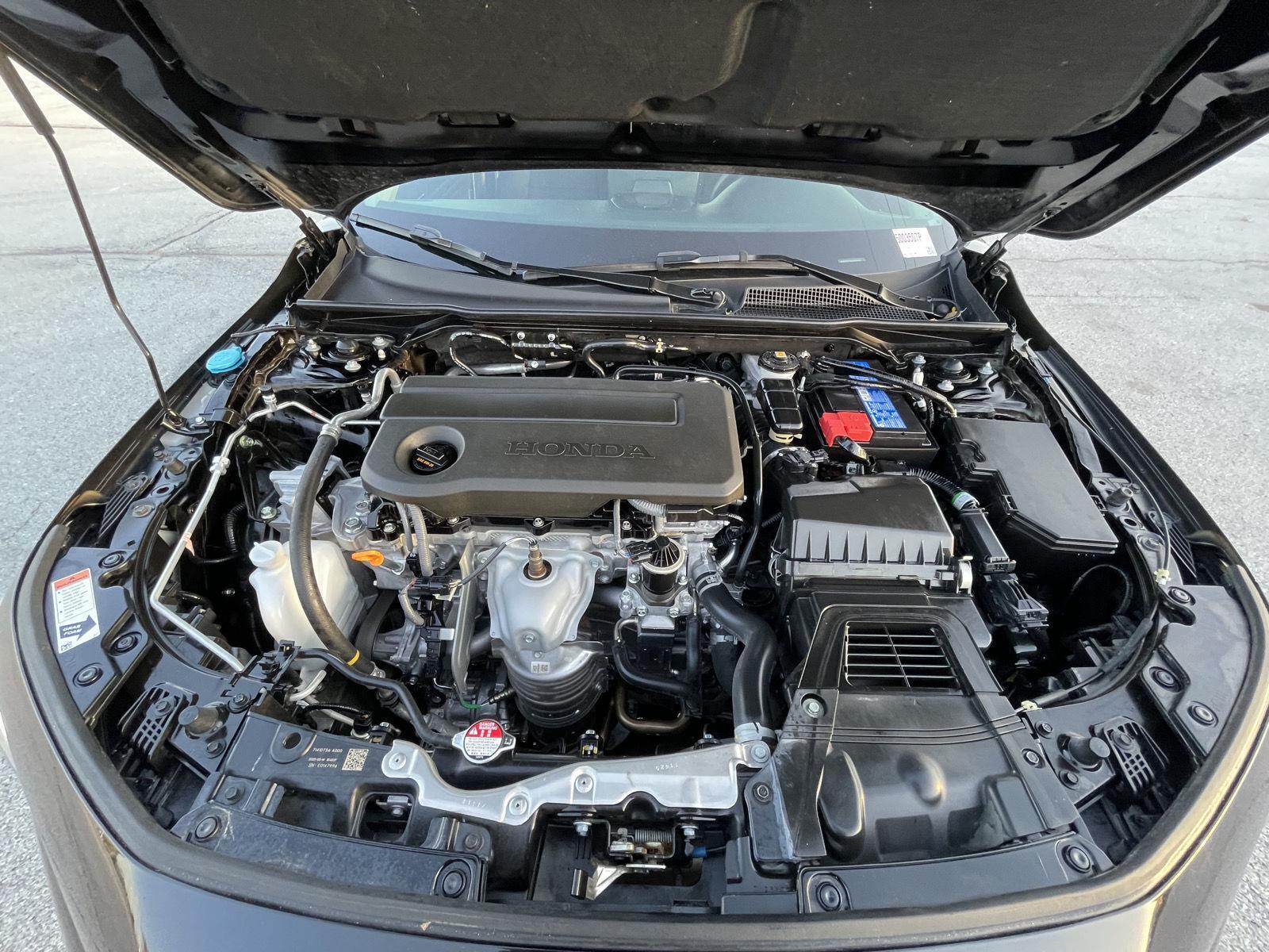 Vehicle photo 30