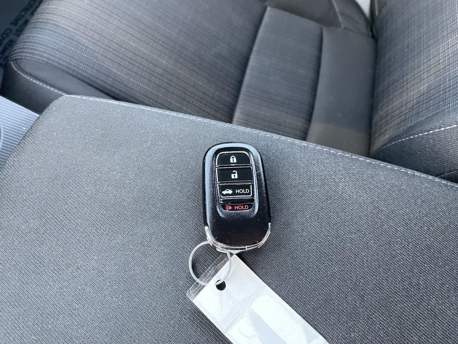 Vehicle photo 33